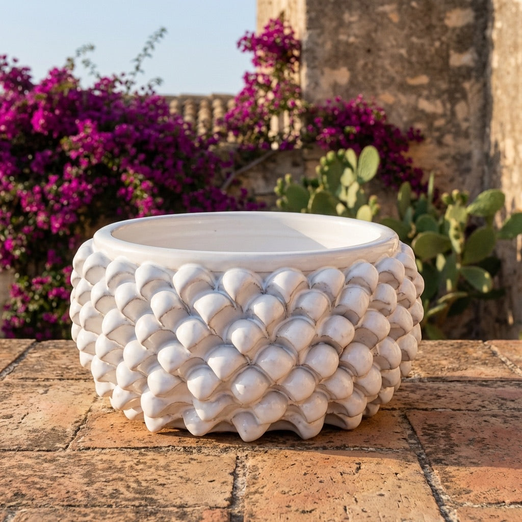 Vaso mezza pigna s/piede white line in ceramica di Caltagirone