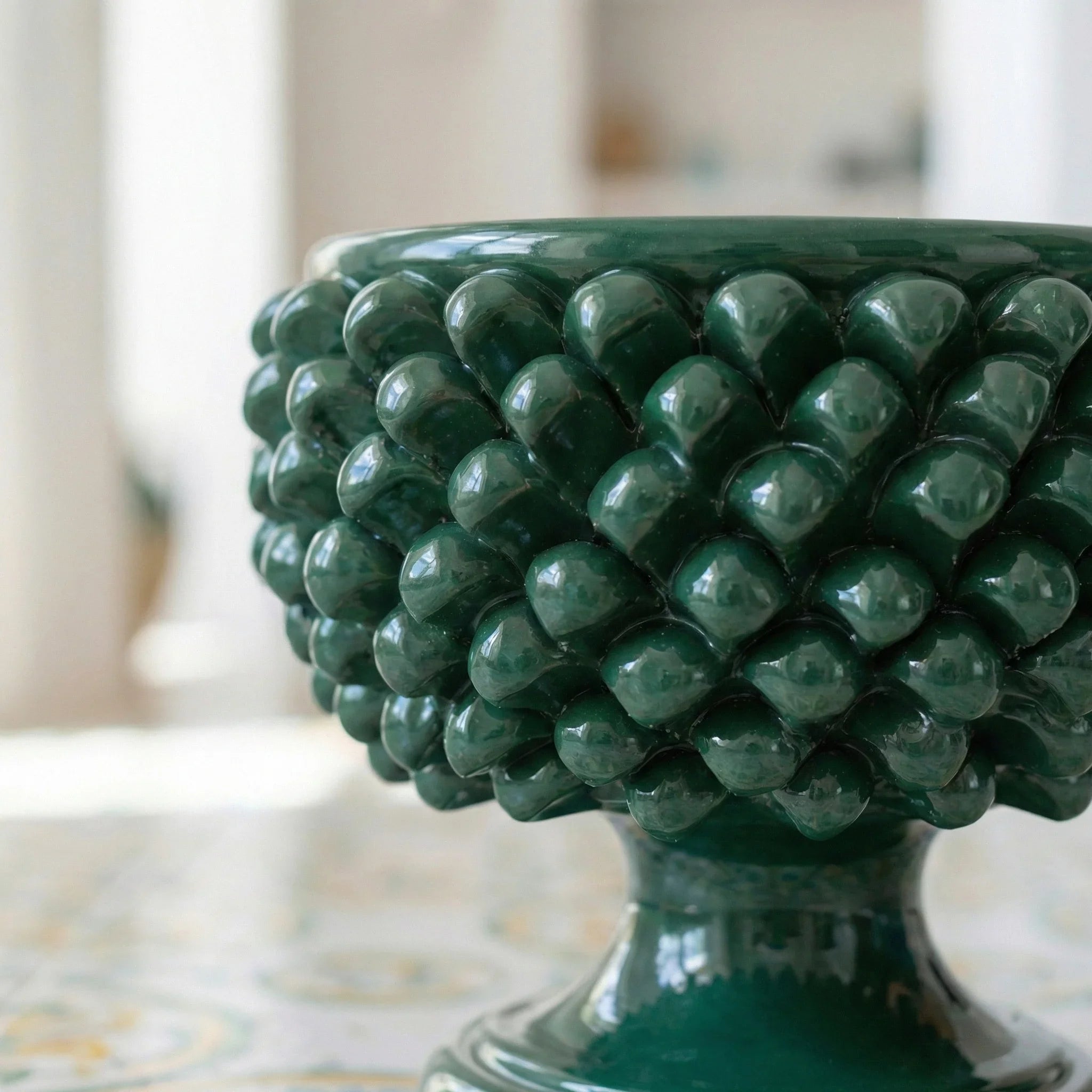 Vaso mezza pigna verde antico in ceramica di Caltagirone