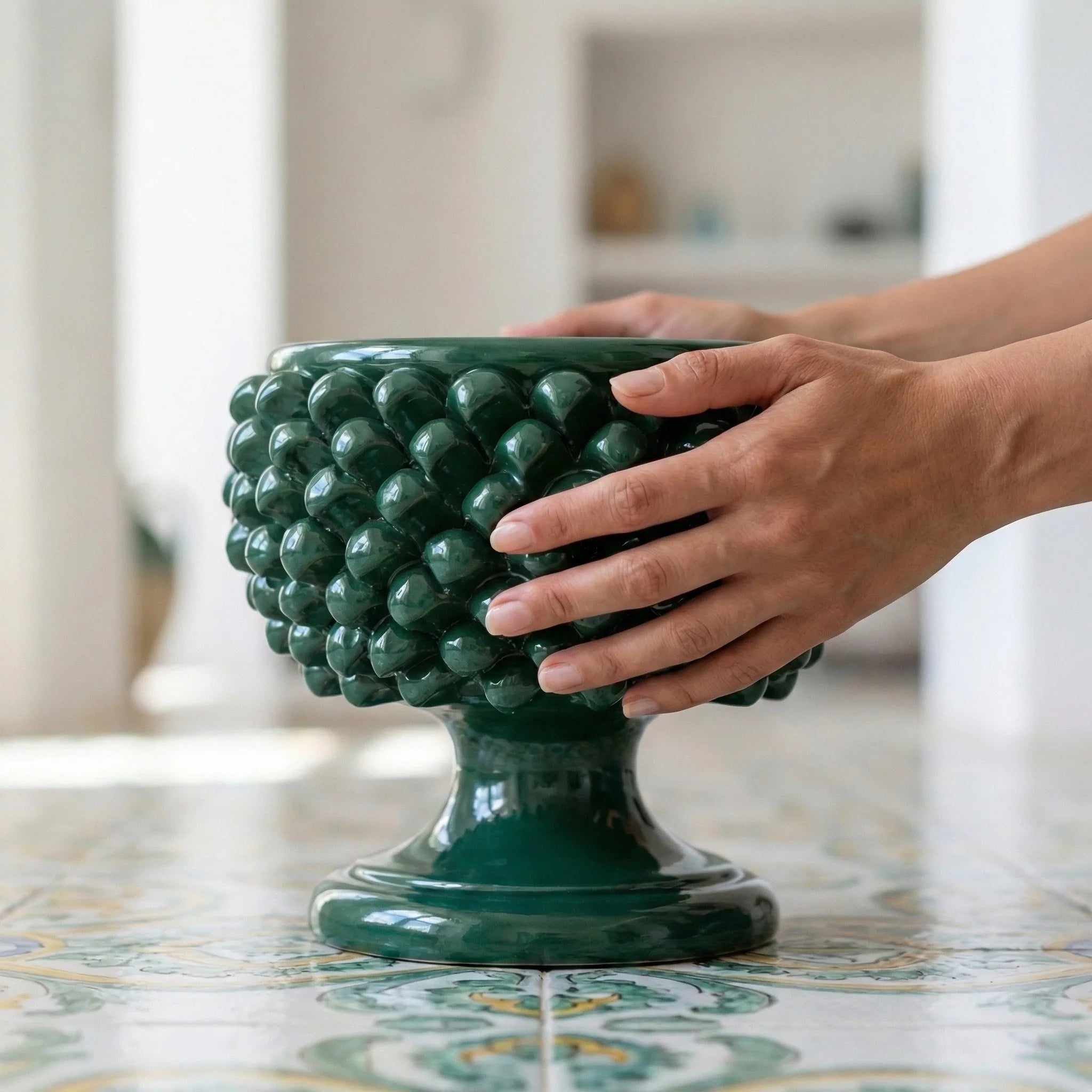 Vaso mezza pigna verde antico in ceramica di Caltagirone