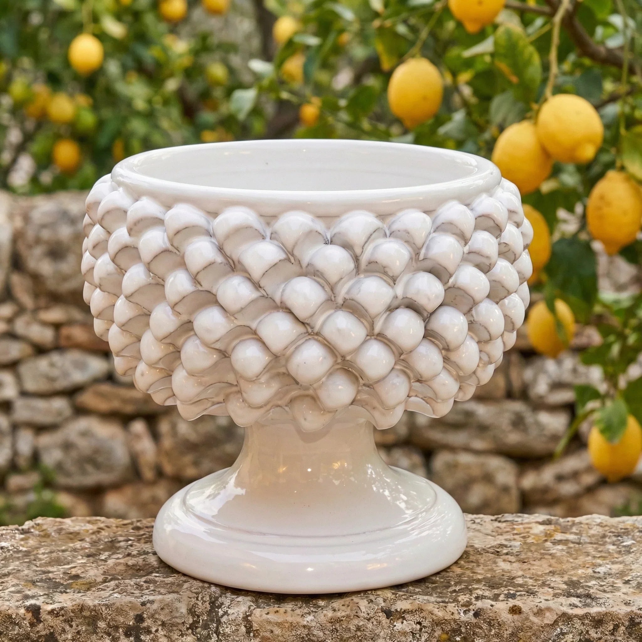 Vaso mezza pigna white line in ceramica di Caltagirone