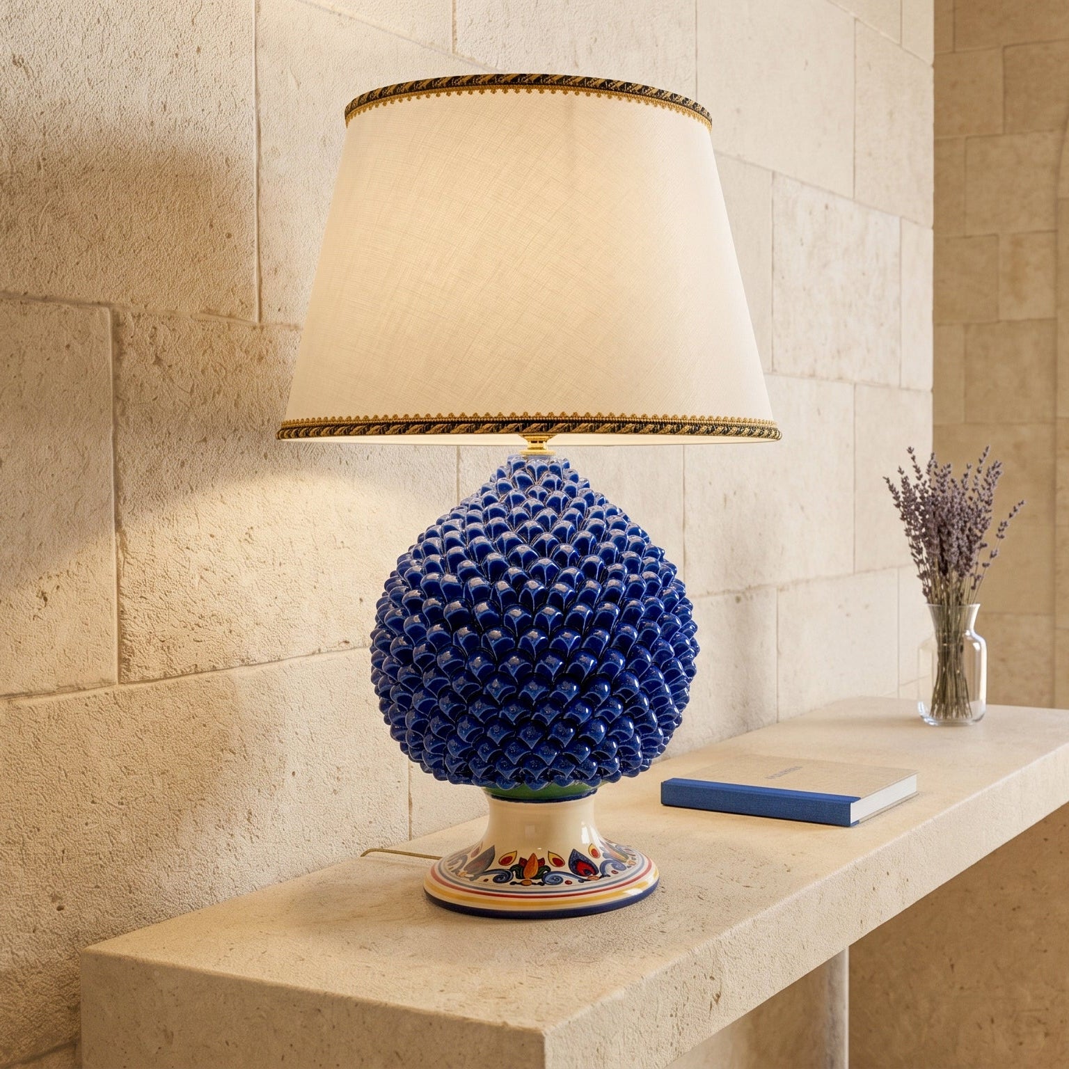 Lume pigna artigianale blu intenso h 30 in Ceramica di Caltagirone — Decoro Sicily