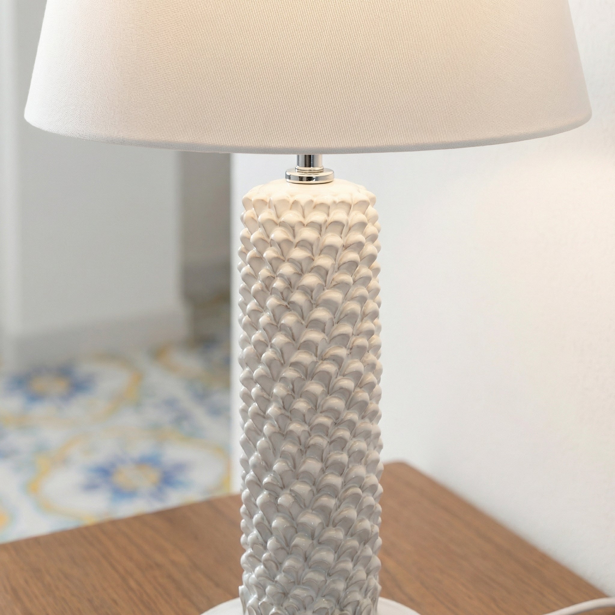 Lume pigna cilindro h 60 White Line in ceramica di Caltagirone