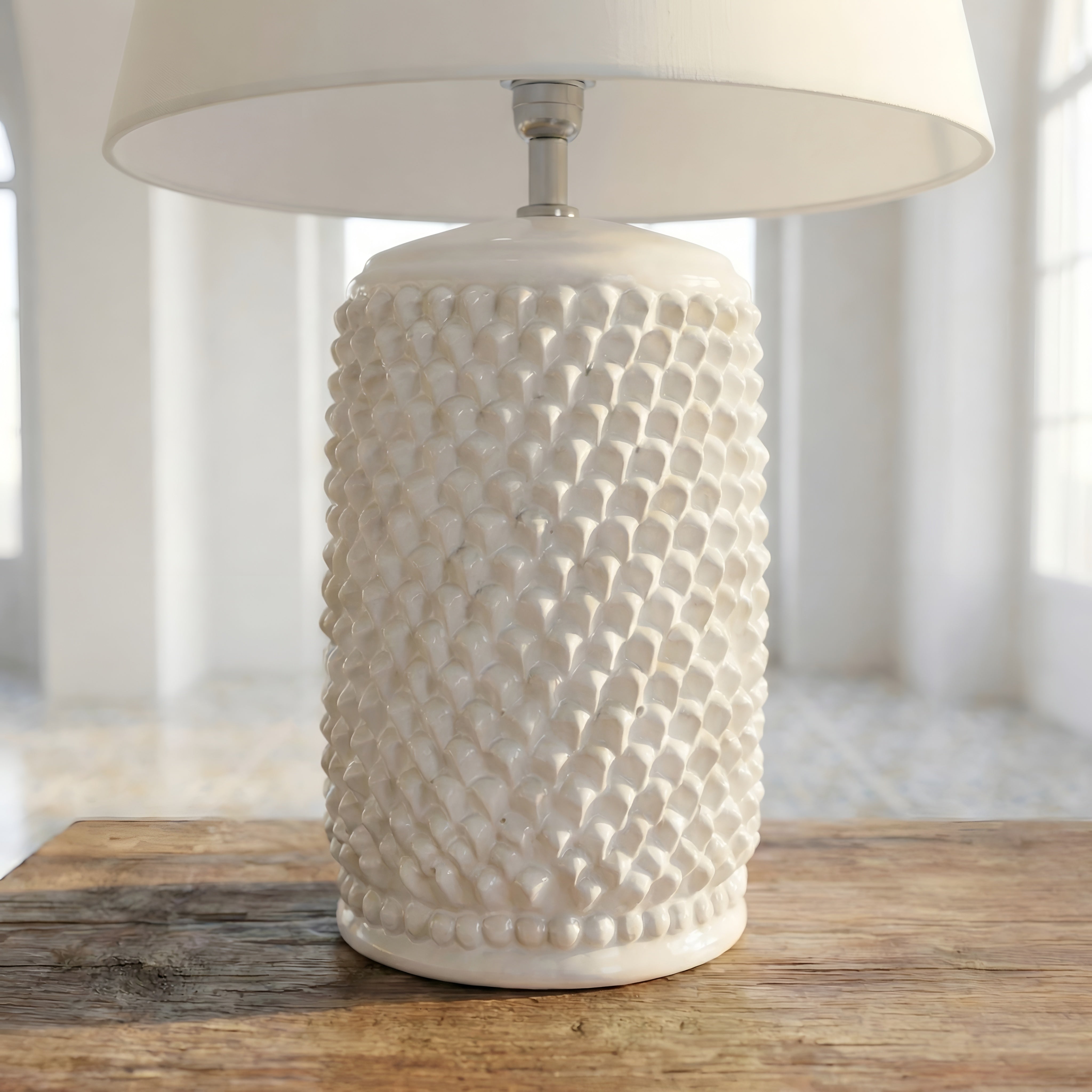 Lume pigna cilindro h 60 White Line in ceramica di Caltagirone