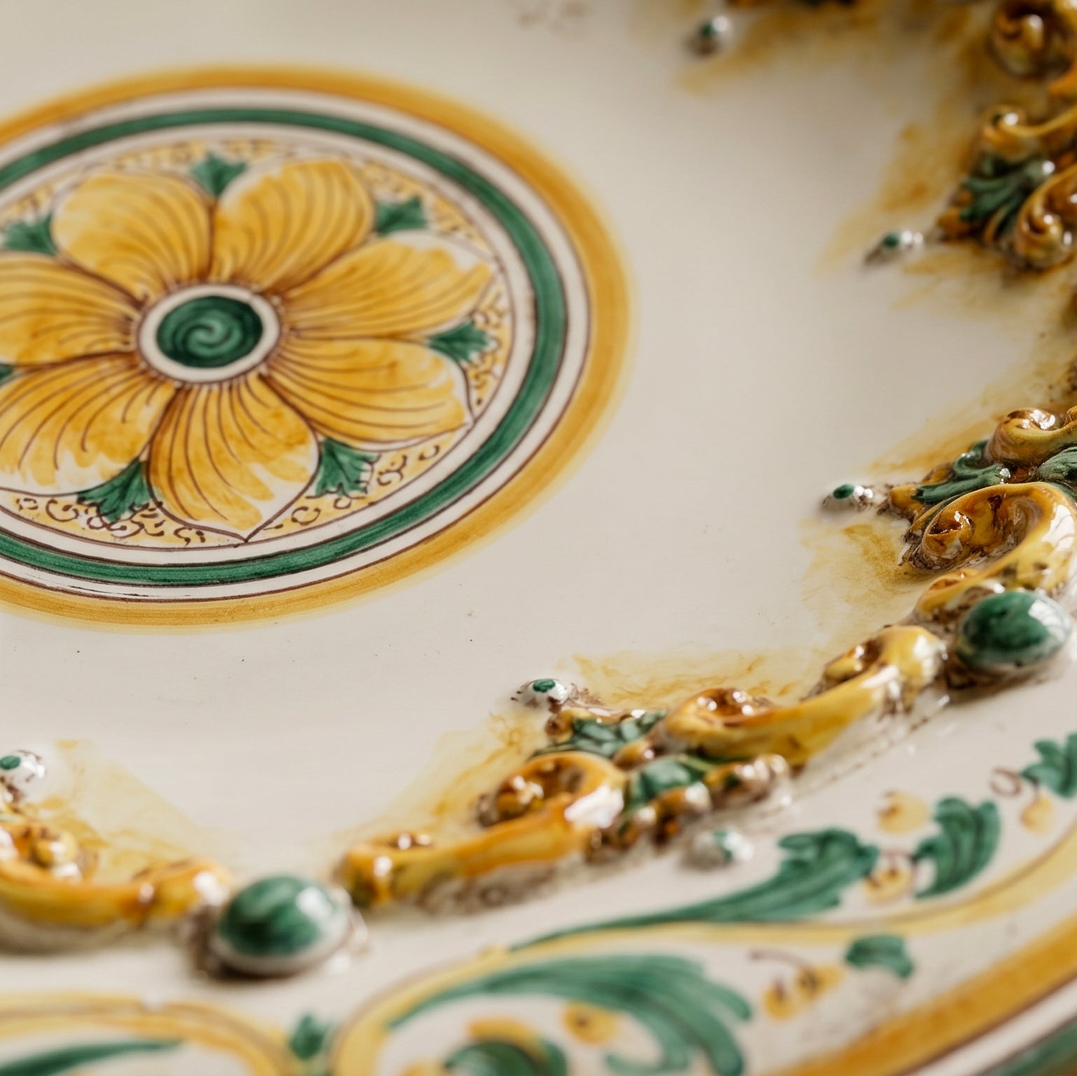 Piatto Ornamentale in Ceramica di Caltagirone - Plastico Sofia, Verde e Arancio
