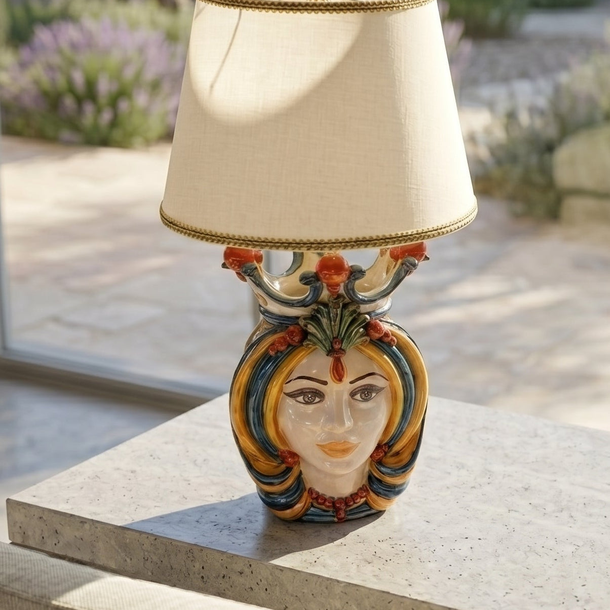 Lume a Testa h 38 in blu e arancio femmina - Ceramiche Di Caltagirone Sofia