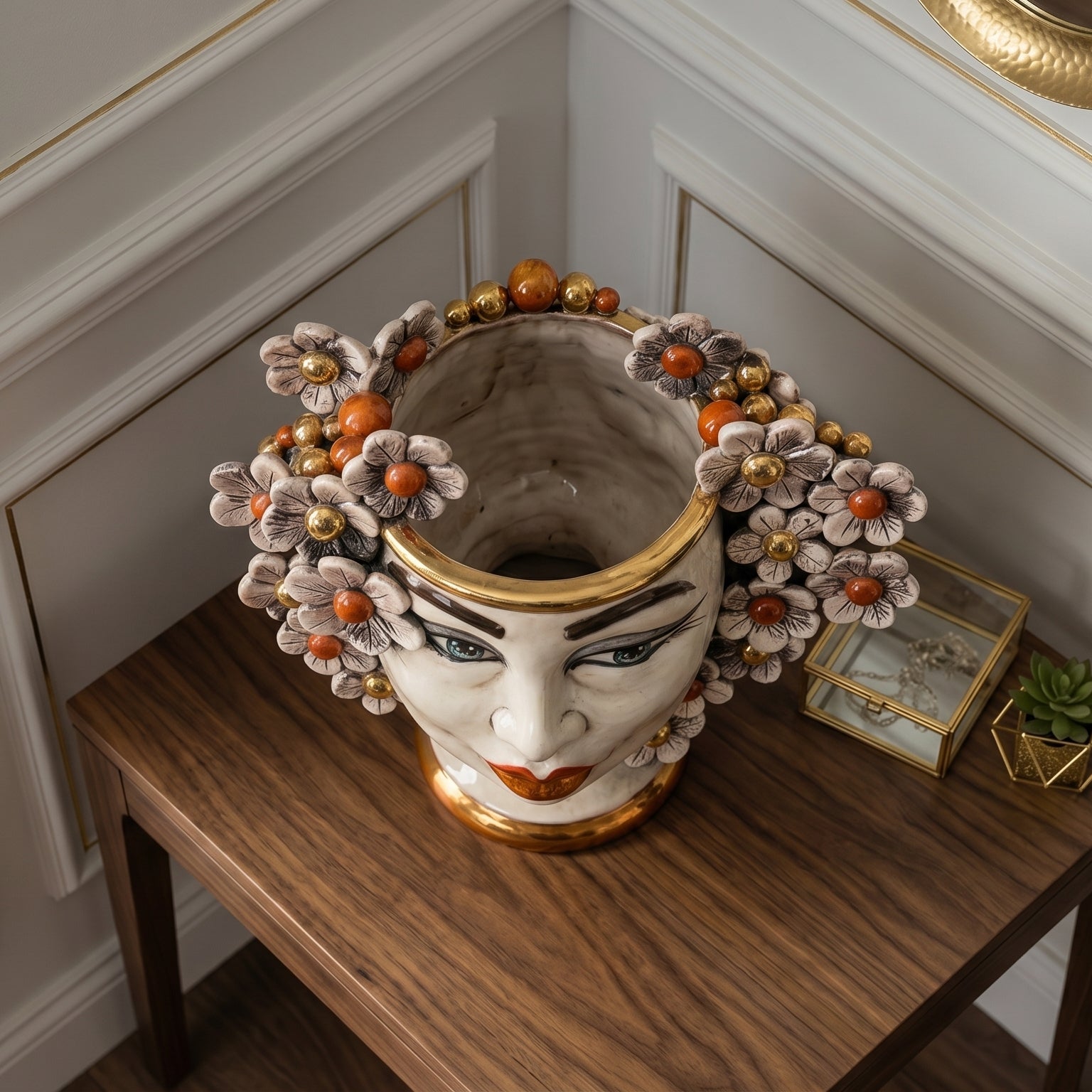 Testa h 20 c/fiori c/espressione madreperla oro e lustri femmina