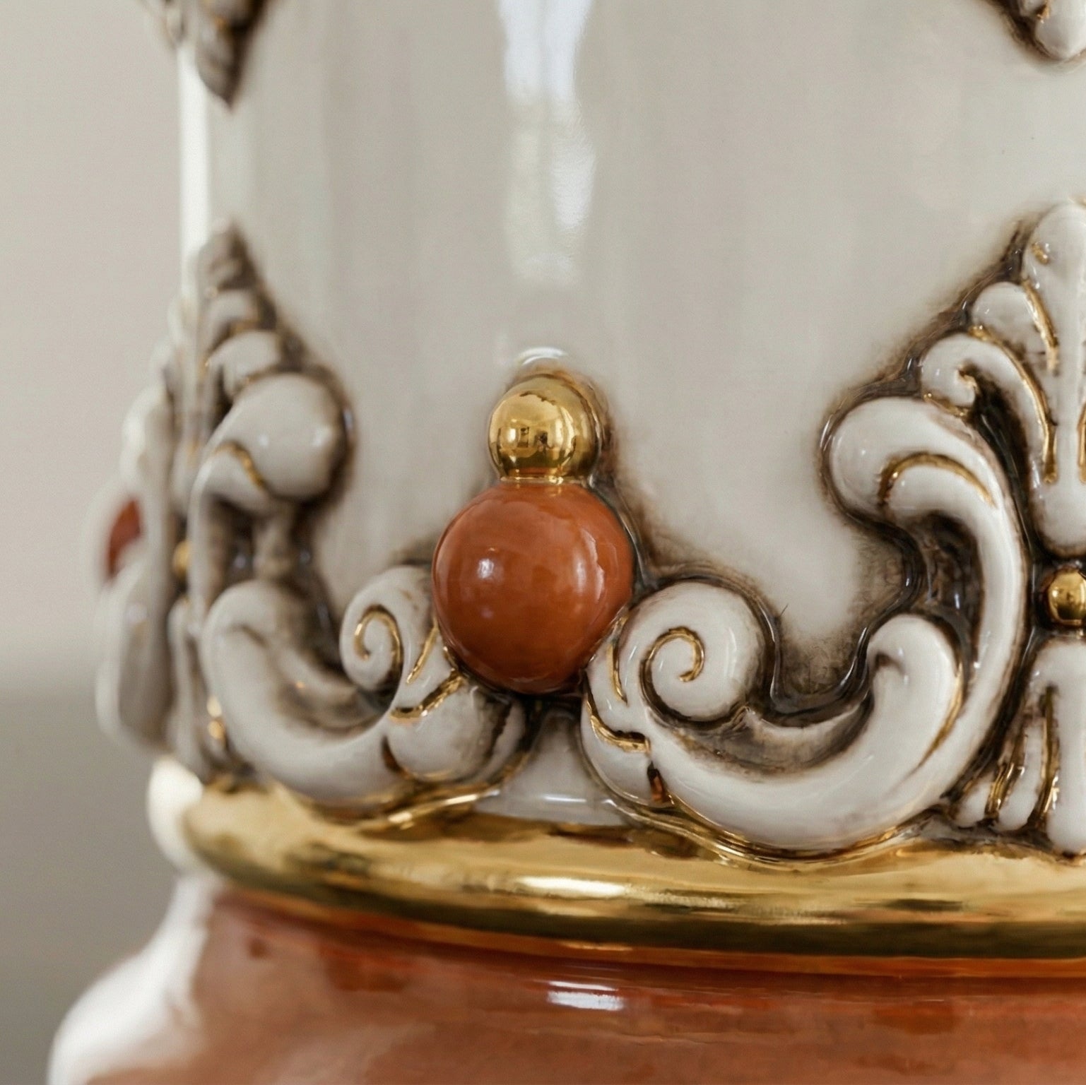 Torre, Plastico Sofia, Madreperla Antichizzato, lustri. Ceramica siciliana di Caltagirone