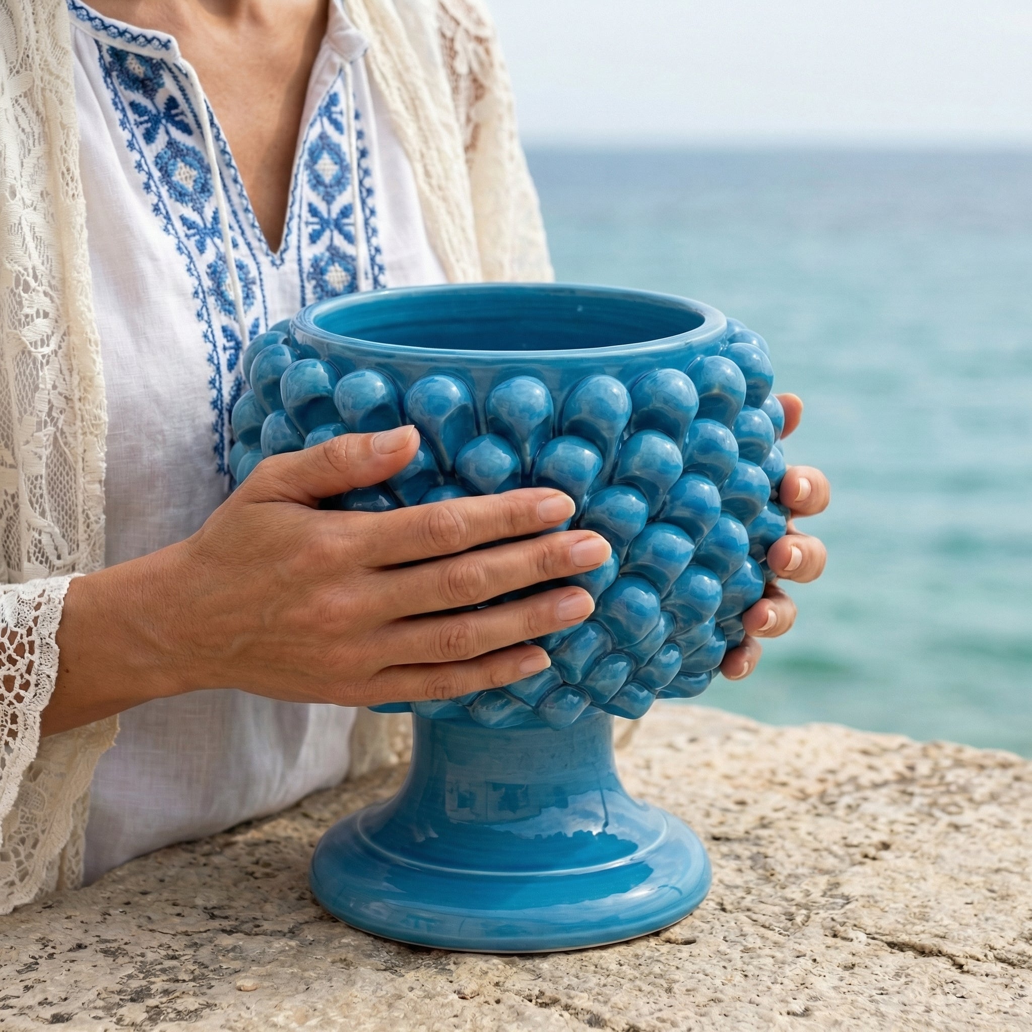 Vaso mezza pigna turchese in ceramica di Caltagirone