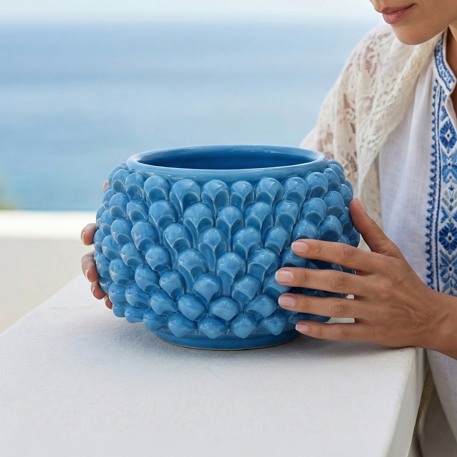 Vaso mezza pigna s/piede turchese in ceramica di Caltagirone