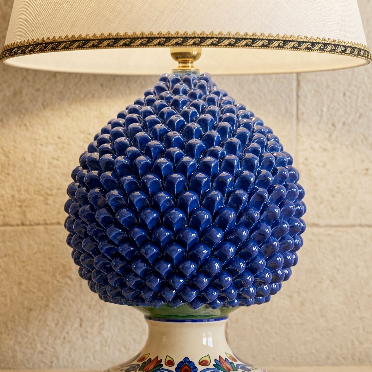 Lume pigna artigianale blu intenso h 30 in Ceramica di Caltagirone — Decoro Sicily