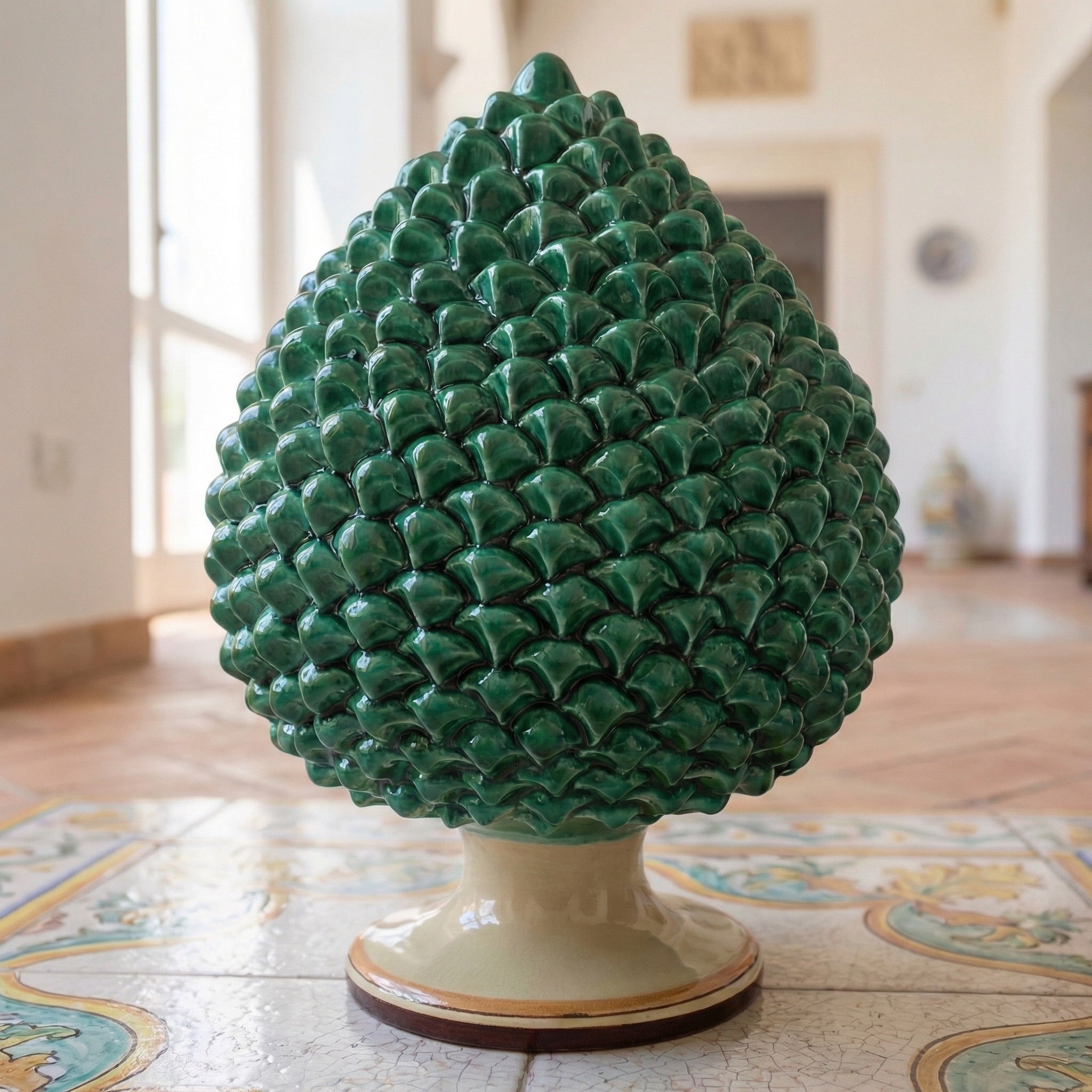 Pigna artigianale di Caltagirone modellata a mano altezza 15/40 verde/arancio