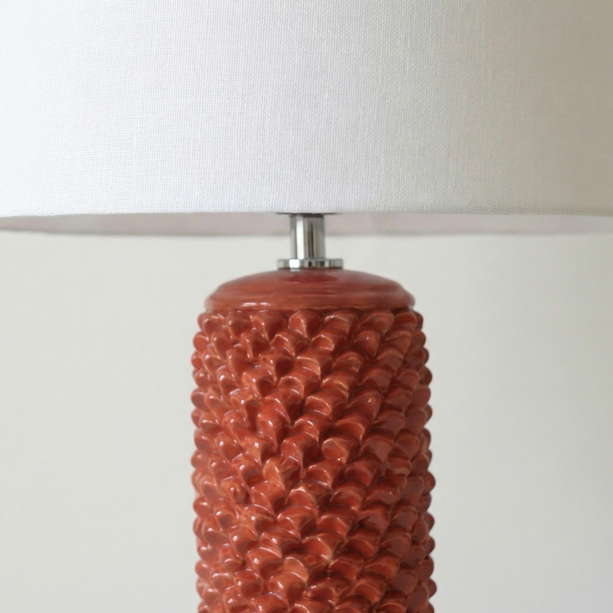 Lume pigna cilindro h 60 Rosso Fuoco in ceramica di Caltagirone