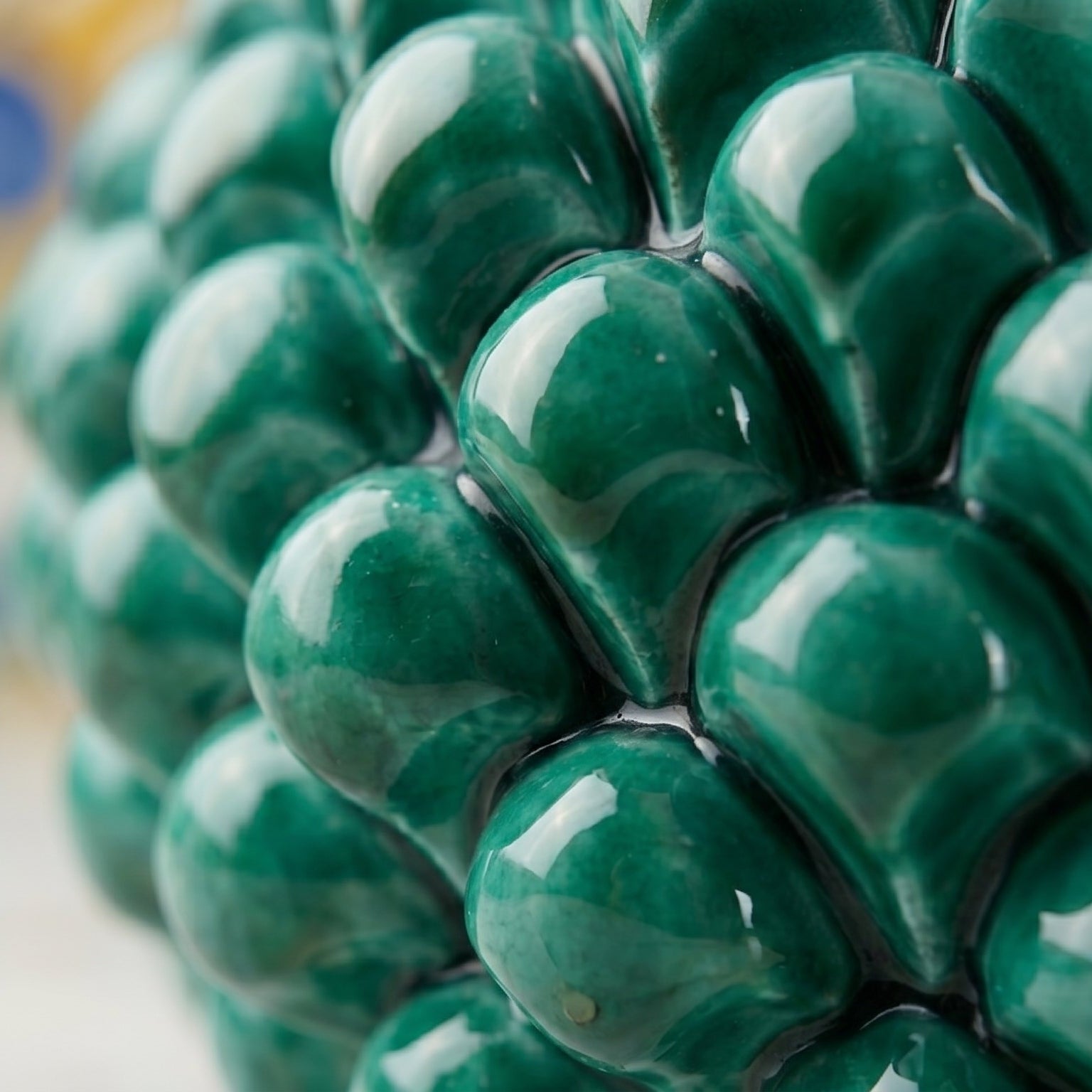 Biscottiera a Pigna in Ceramica di Caltagirone Ø 20 cm — Verde Smeraldo