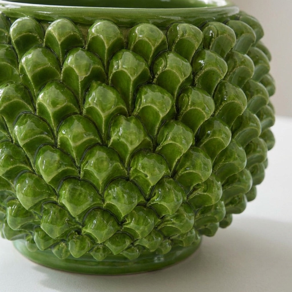 Vaso mezza pigna s/piede verde foglia in ceramica di Caltagirone