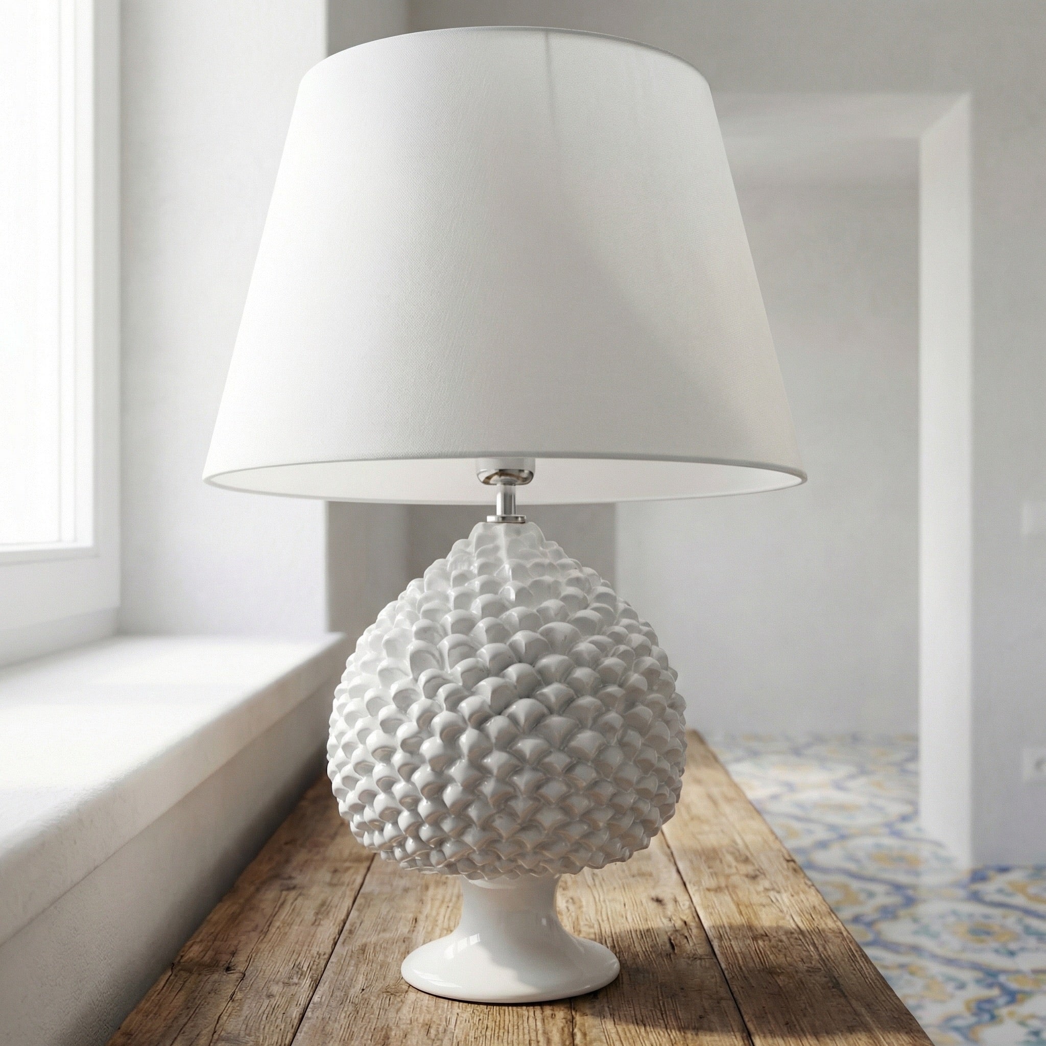 Lume Pigna modellata a mano White Line - Ceramiche di Caltagirone