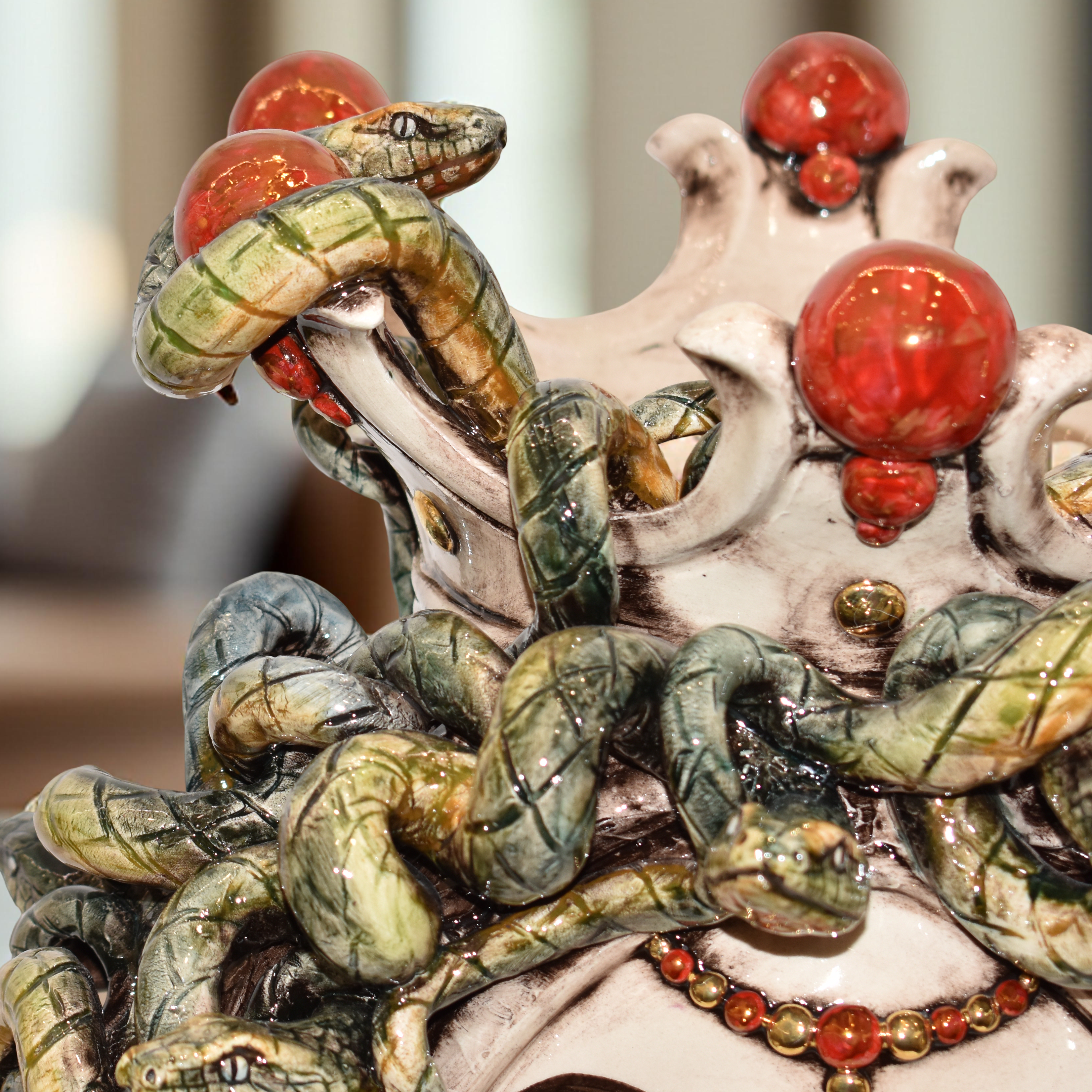 Testa h 38 medusa Madreperla Oro e Lustri