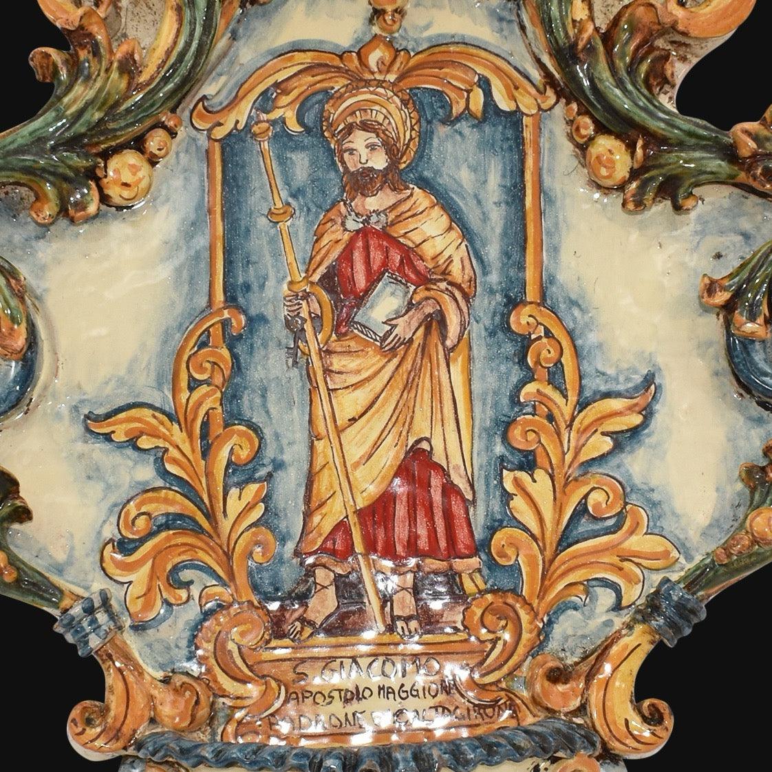 Acquasantiera maxi appl triangolare 35×45 san Giacomo(Santo patrono di caltagirone) - Ceramiche di Caltagirone Sofia