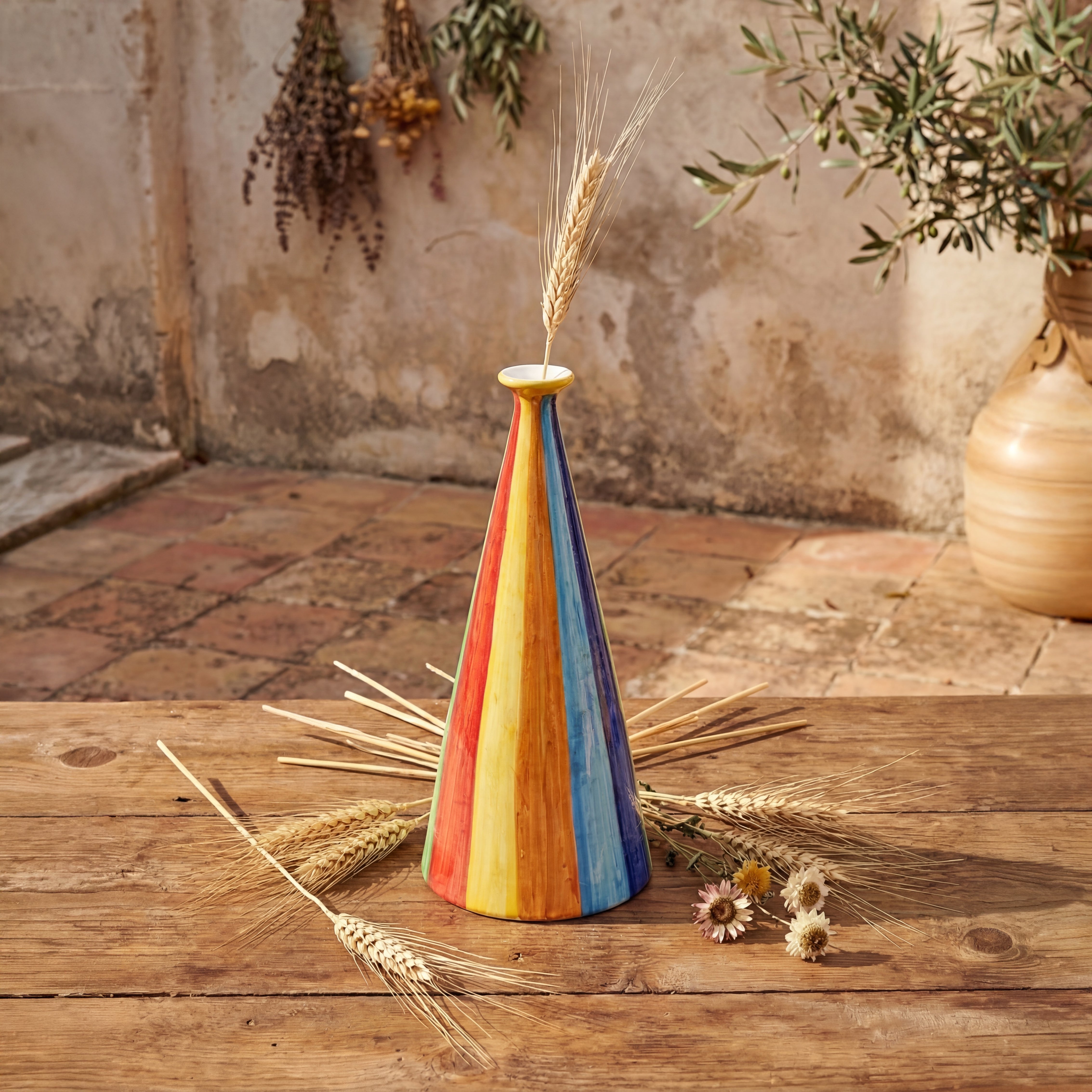 Bottiglia 25 cm White and Color - Unione di Eleganza e Vivacità - Ceramiche di Caltagirone Sofia