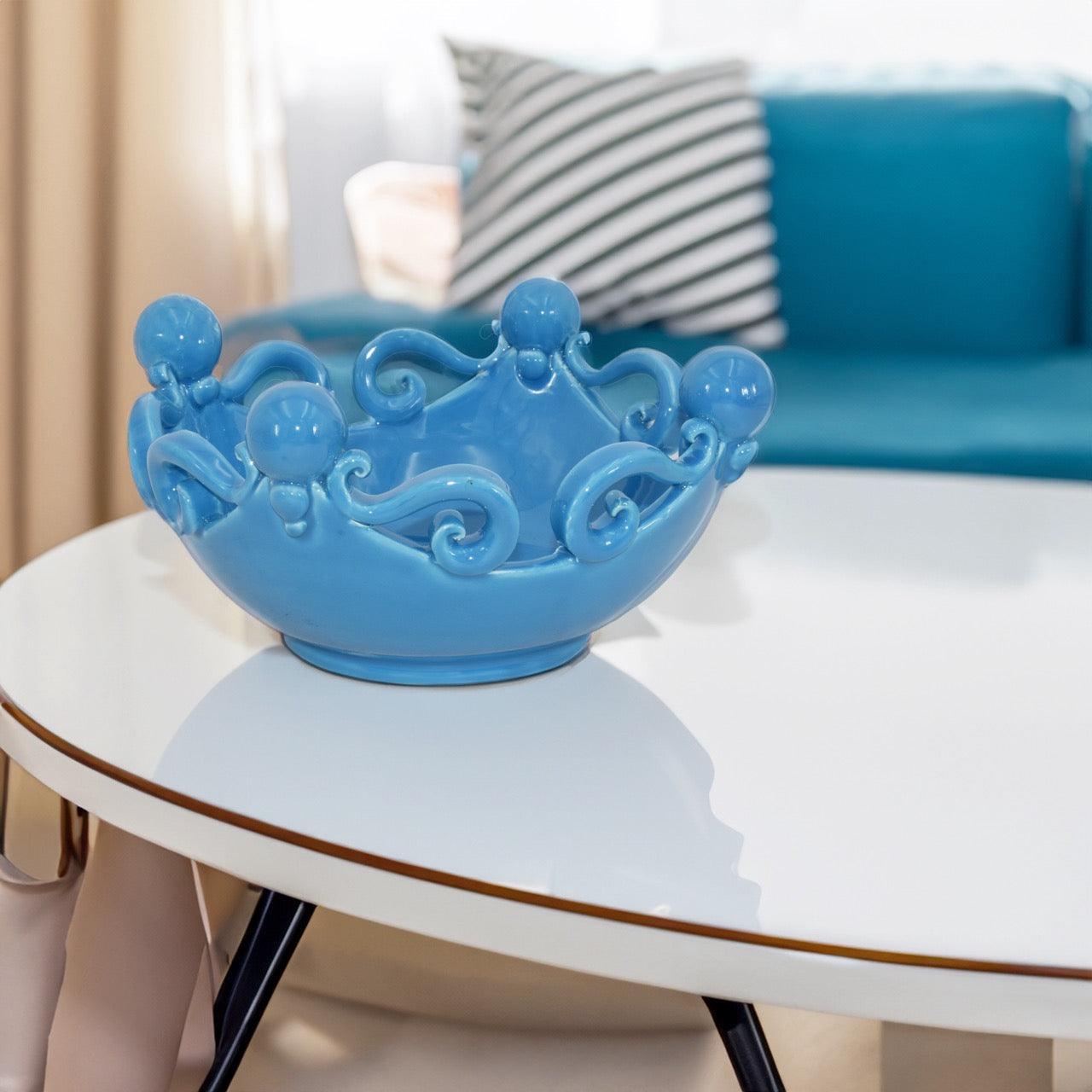 centrotavola in ceramica turchese fatti a mano, ceramiche Caltagirone Sofia moderno su tavolo