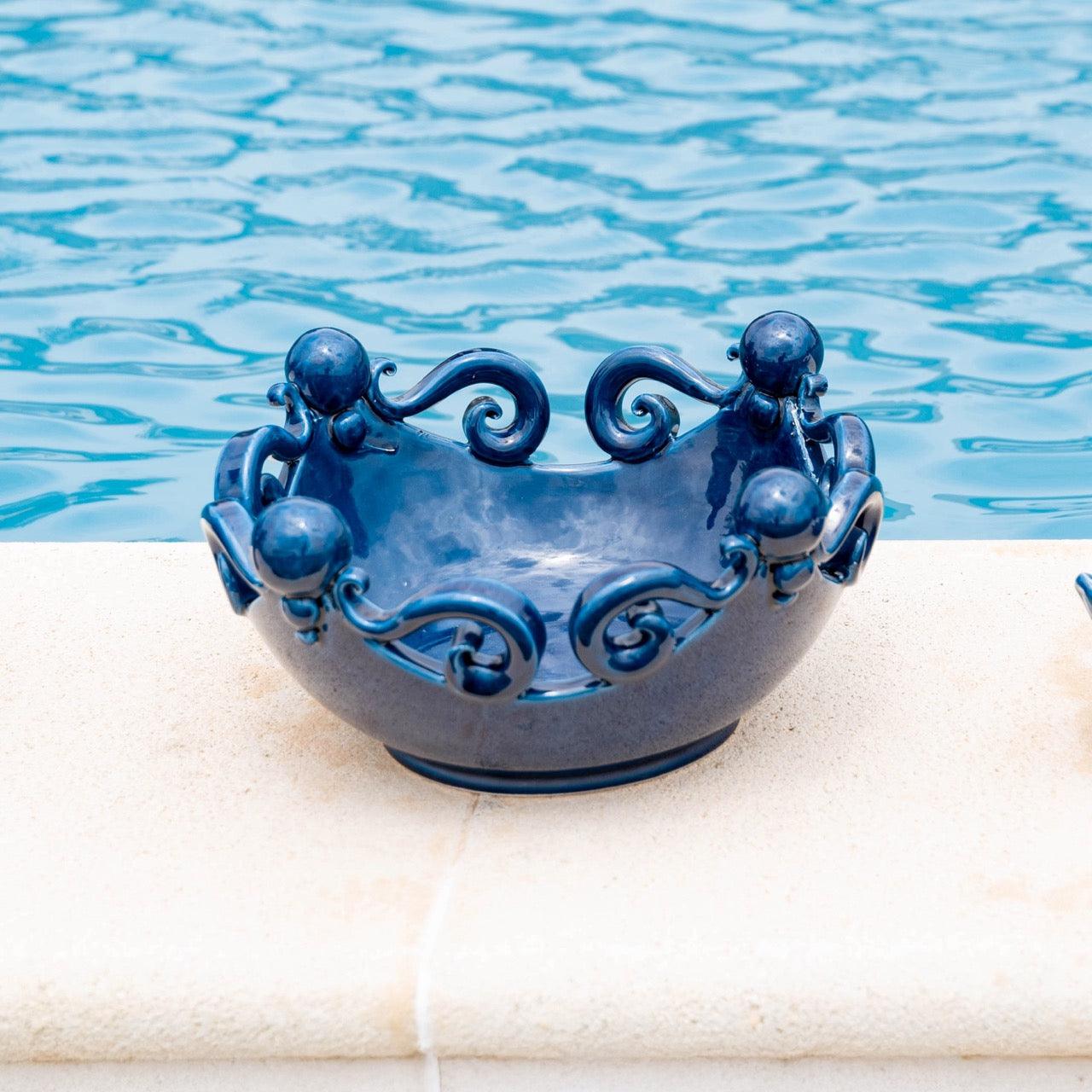 Centrotavola blu intenso in ceramica Caltagirone fatti a mano, stile moderno, bordo piscina