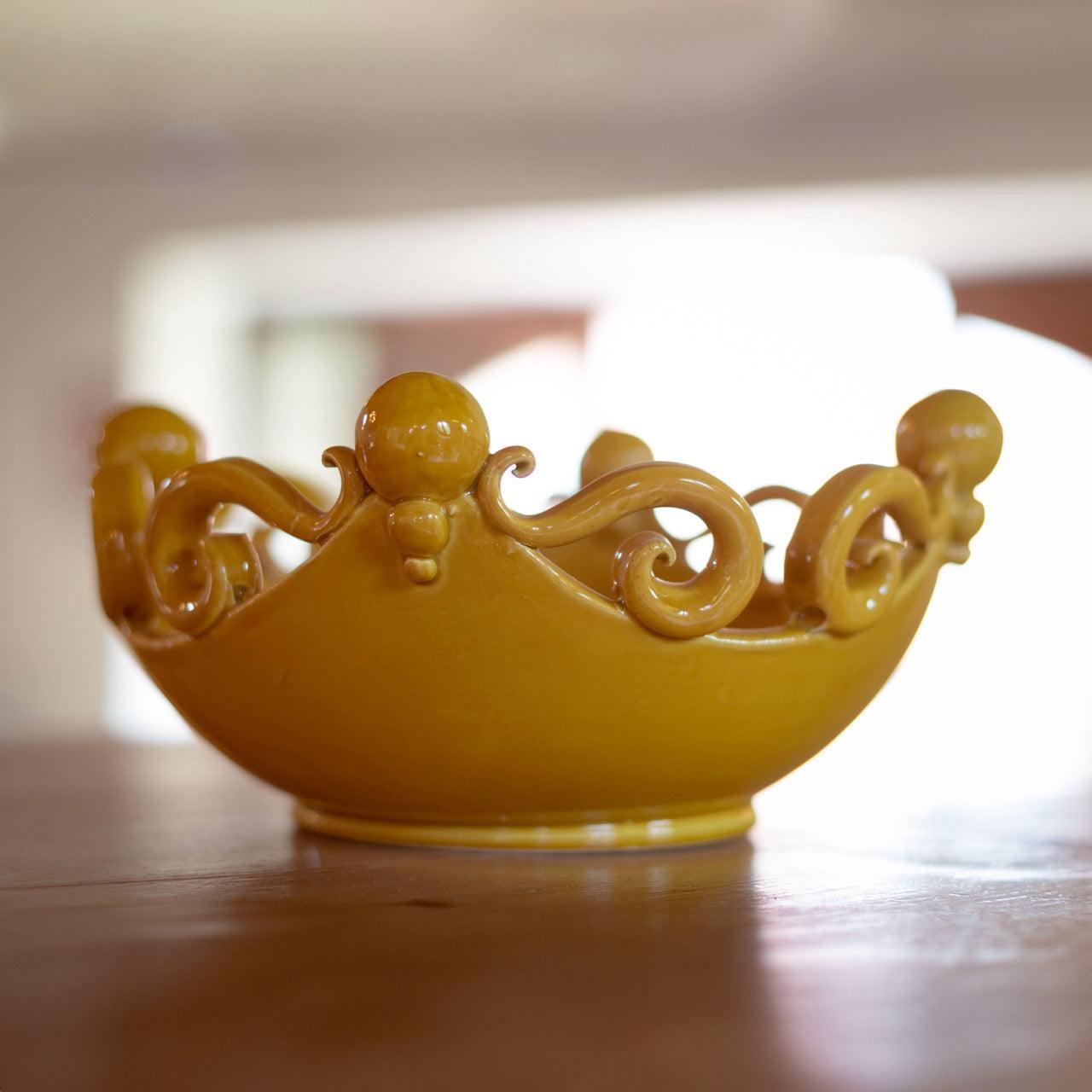 Centrotavola pallina senape in ceramica artistica, ceramiche Caltagirone fatti a mano