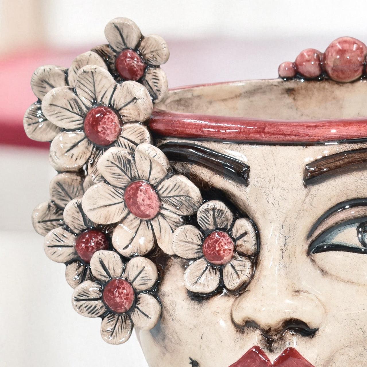 Testa h 20 c/fiori c/espressione labbra rosse madreperla colorato mono bordeaux femmina - Ceramiche di Caltagirone Sofia