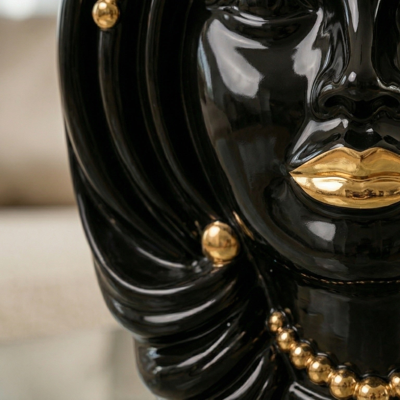 Cabeza de Moro H 38 cm, Mujer, Negro y Oro – Testa di Moro de Caltagirone, Sicilia