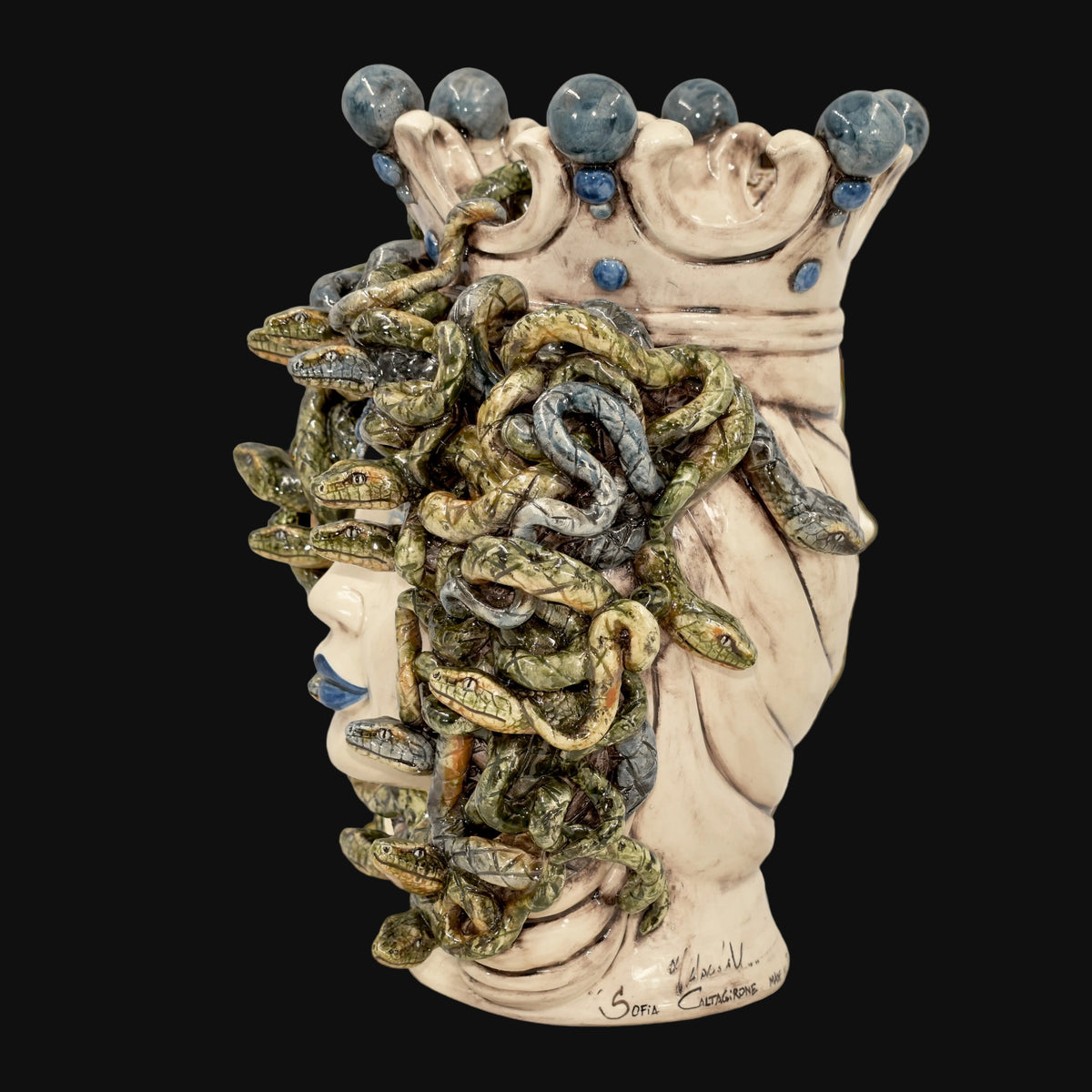 Testa h 38 medusa Madreperla Antichizzato con perline blu - Ceramiche di Caltagirone Sofia