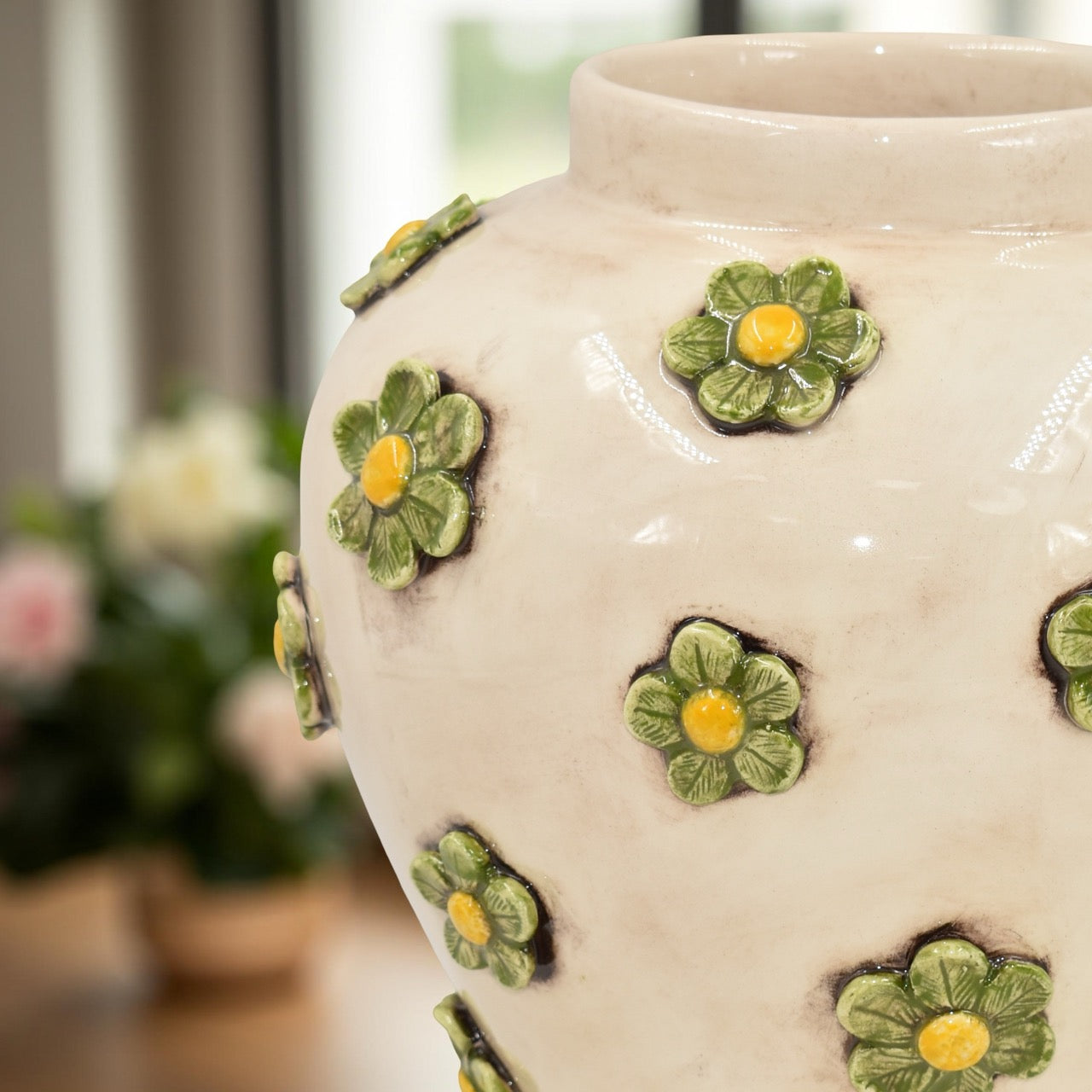 Vaso boccia con fiori h 27 madreperla colorato - Ceramiche di Caltagirone Sofia