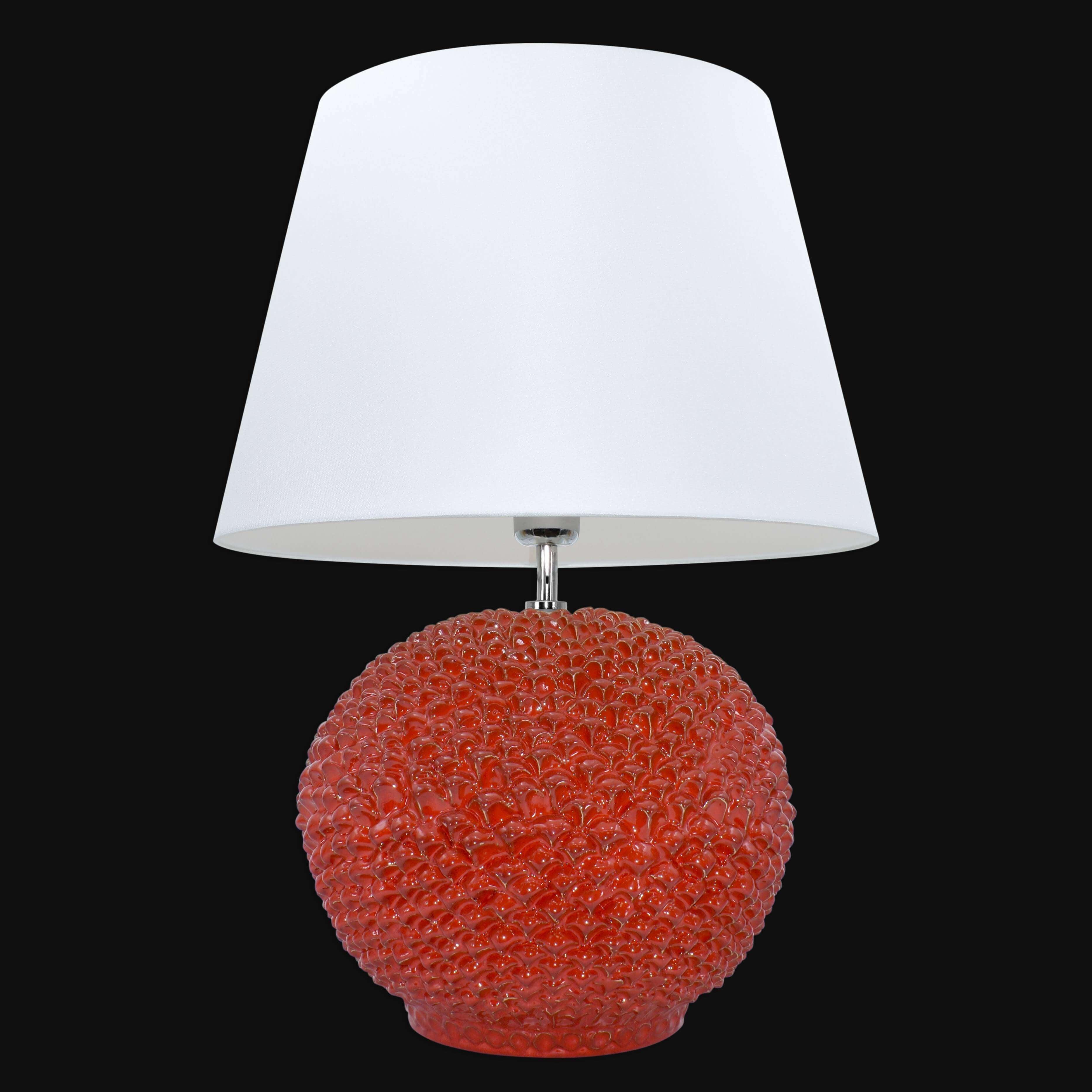 Lume palla a pigna rosso fuoco in ceramica caltagirone fatti a mano con paralume bianco.