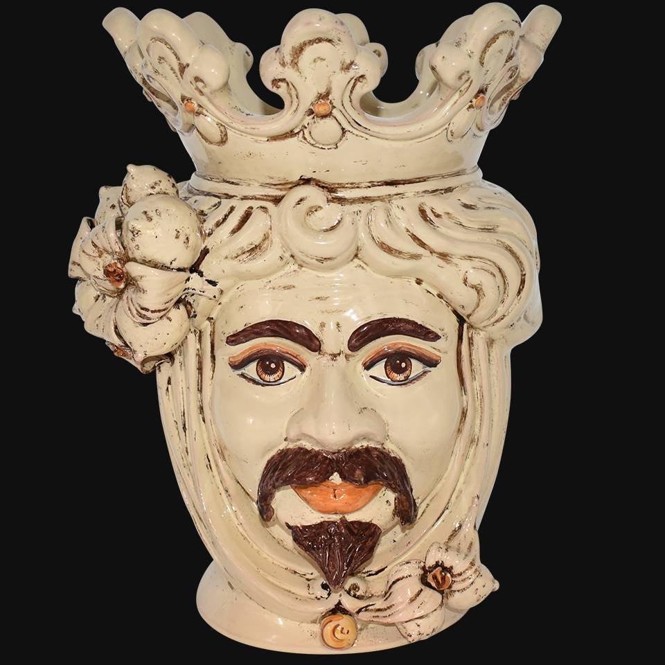 Ceramiche di Caltagirone fatti a mano: vaso volto reale con corona e dettagli artigianali