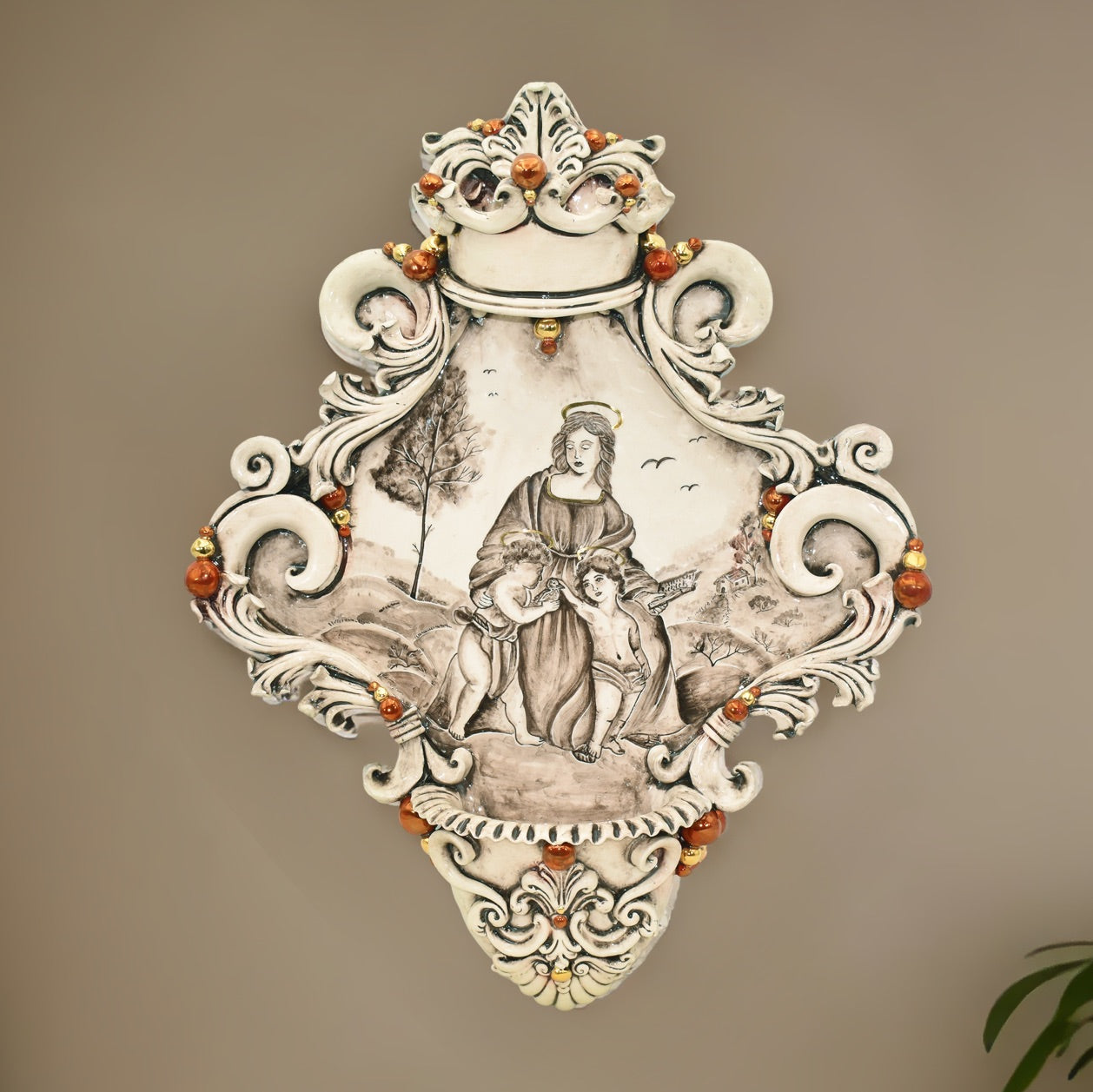 Acquasantiera maxi appl triangolare 35×45 madonna valderice madreperla antichizzato oro e lustri
