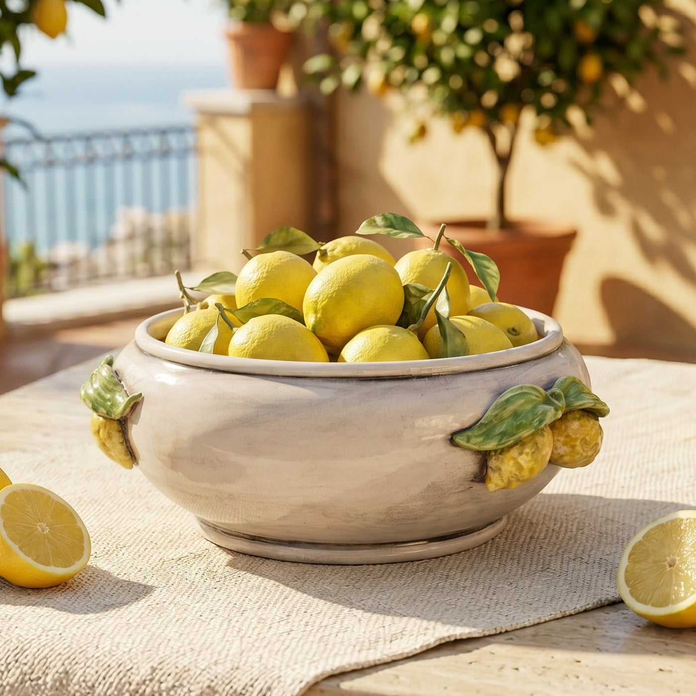 Centrotavola con Limoni Siciliani in Ceramica di Caltagirone Ø 25 cm — Madreperla