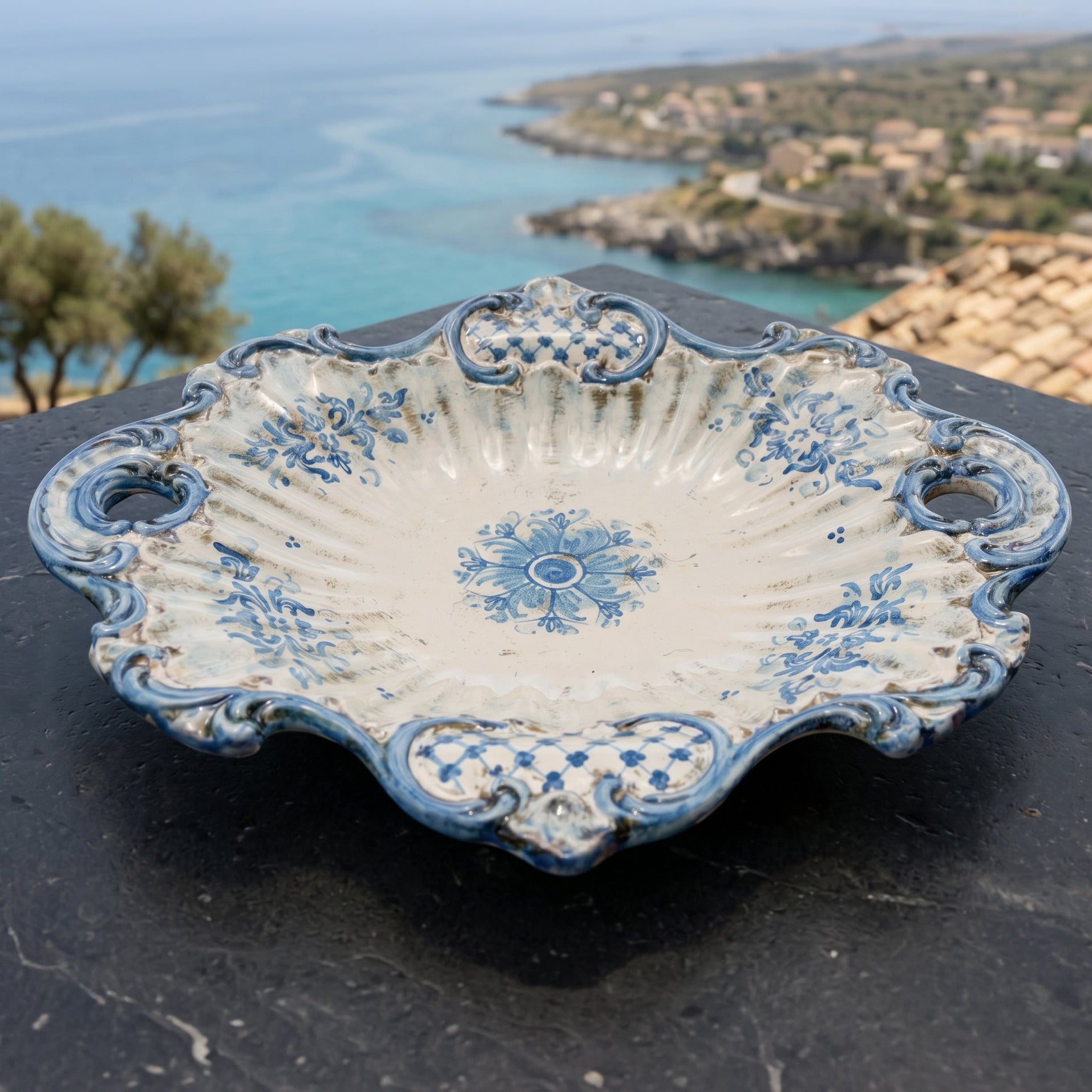 Centrotavola Barocco in Ceramica di Caltagirone 38×33 cm — Mono Blu