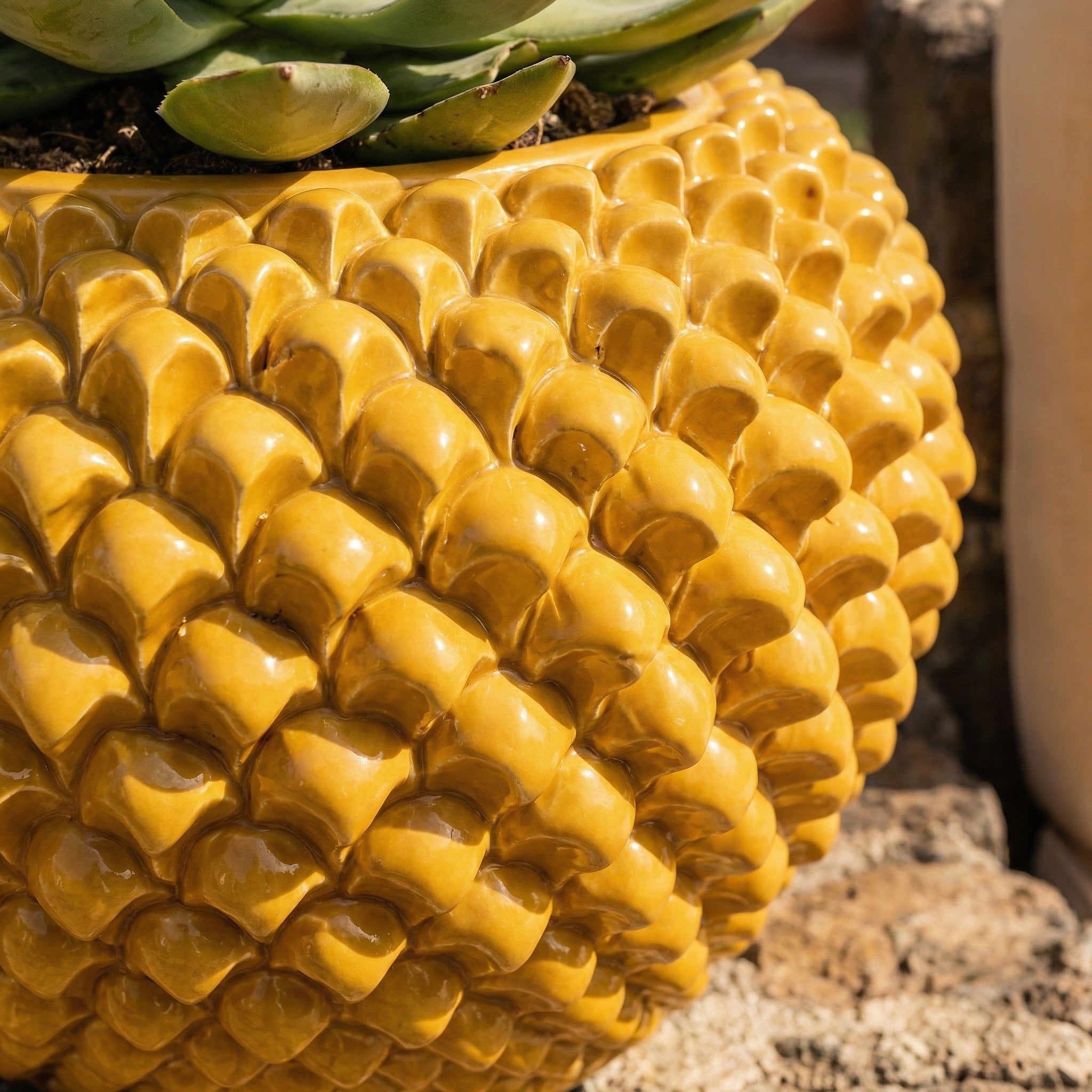 Cachepot a pigna senape in ceramica artigianale di Caltagirone