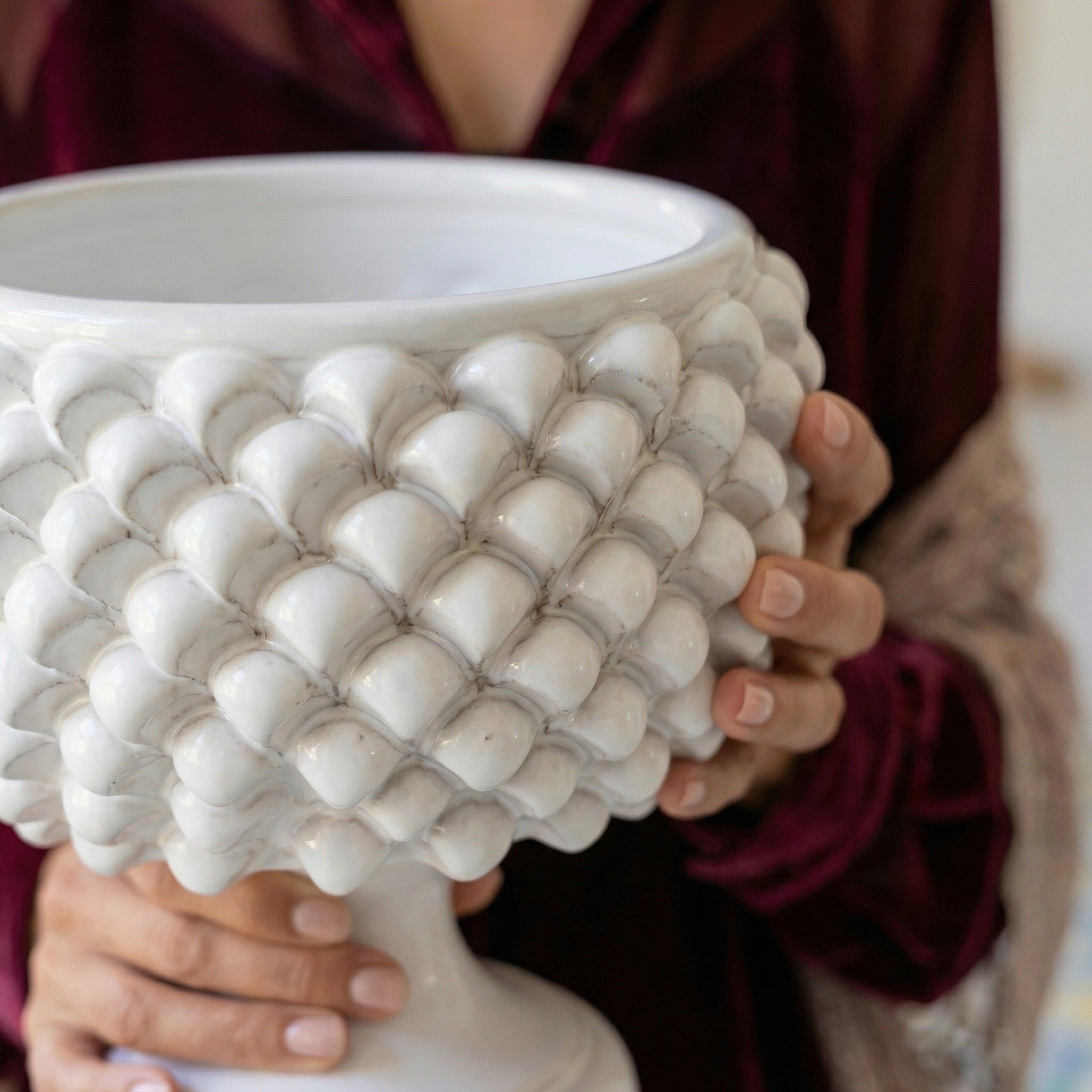 Vaso mezza pigna white line in ceramica di Caltagirone