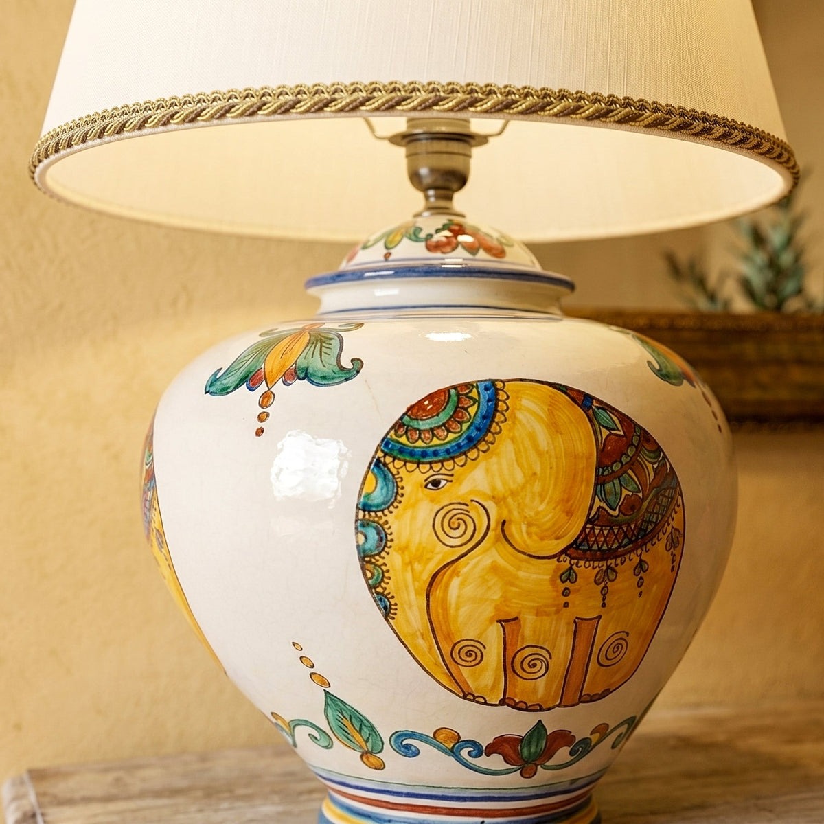 Lume Palla in Ceramica di Caltagirone - Decoro Elefante