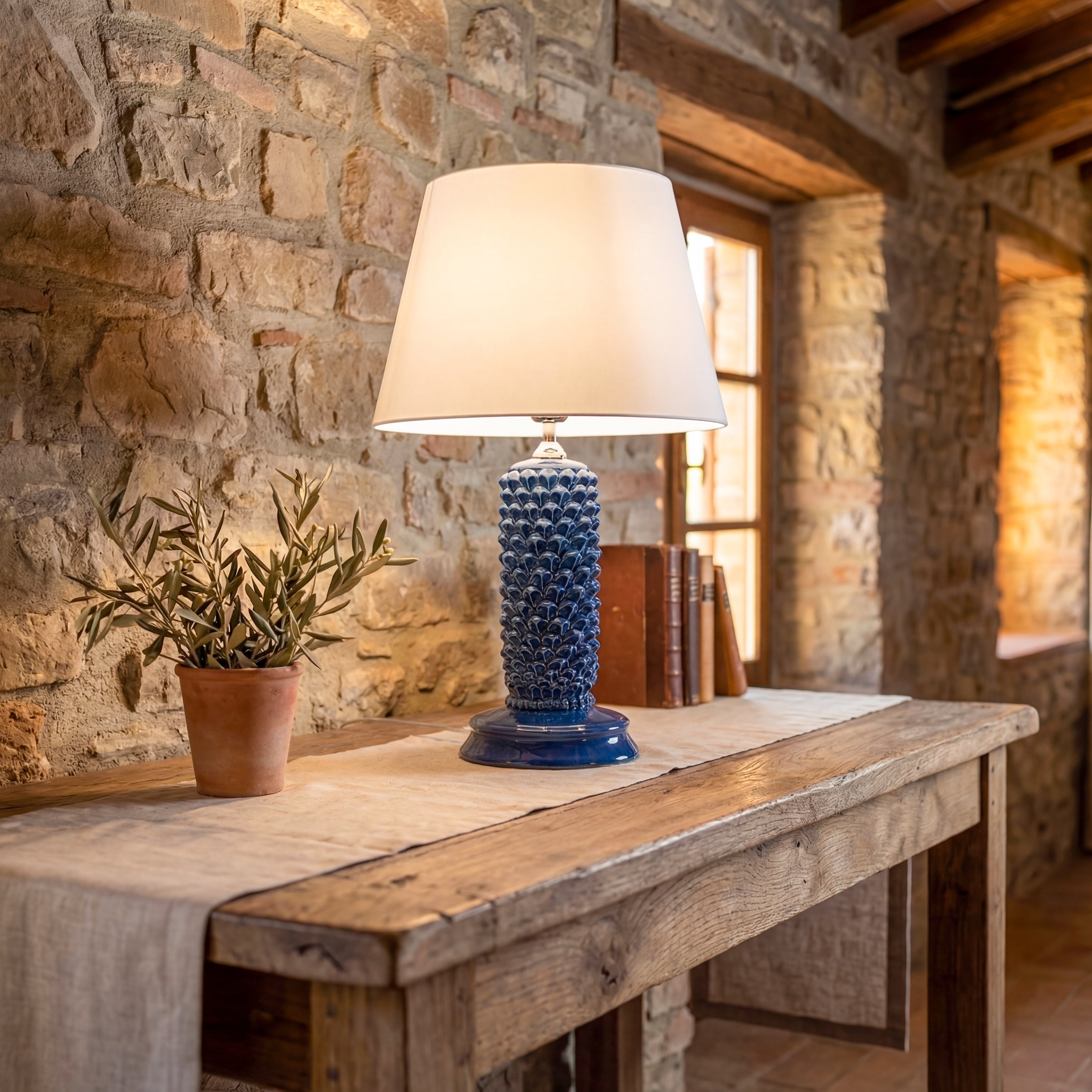 Lume pigna cilindro h 60 Blu Intenso in ceramica di Caltagirone