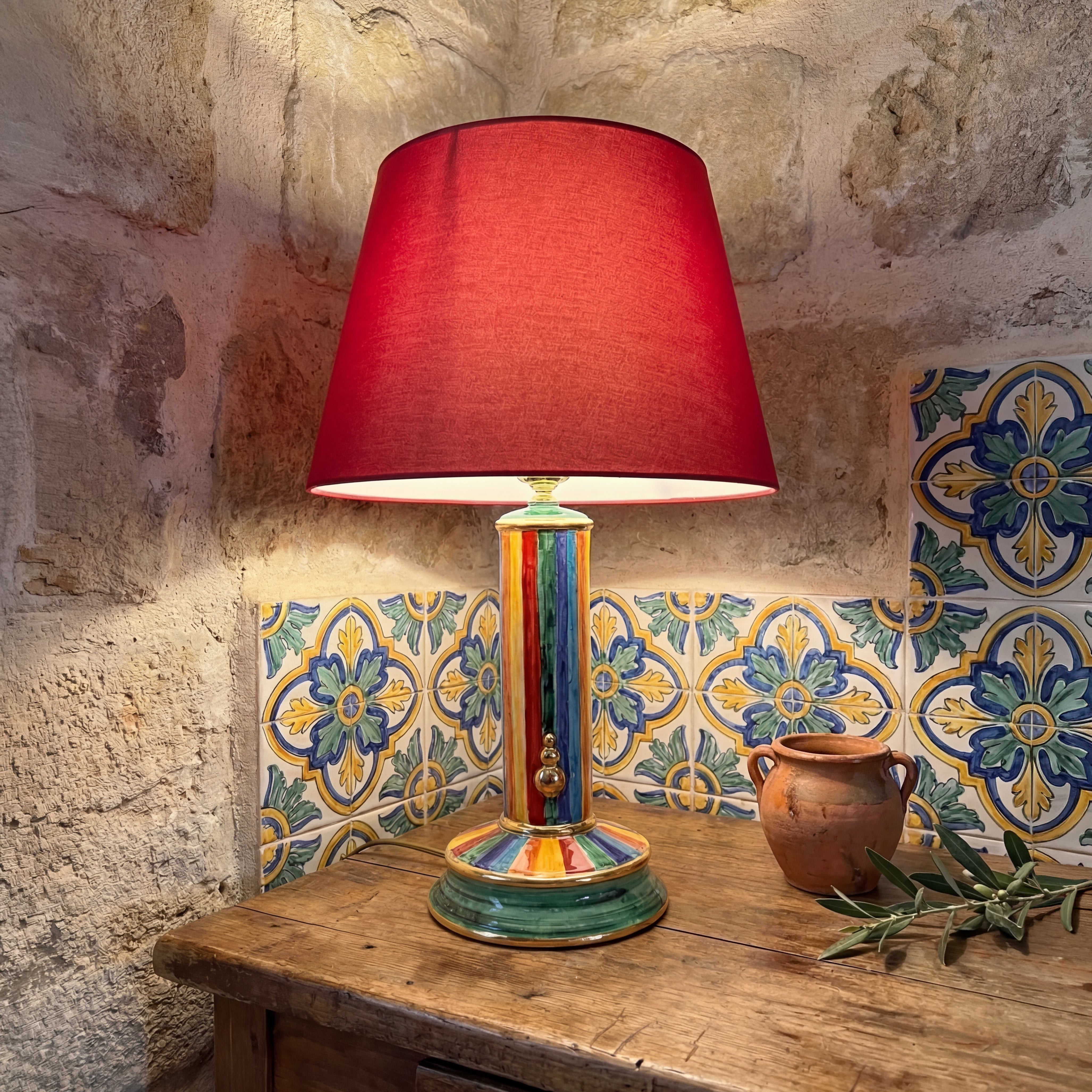 Lume cilindro h 60 cm White and Color in ceramica di Caltagirone