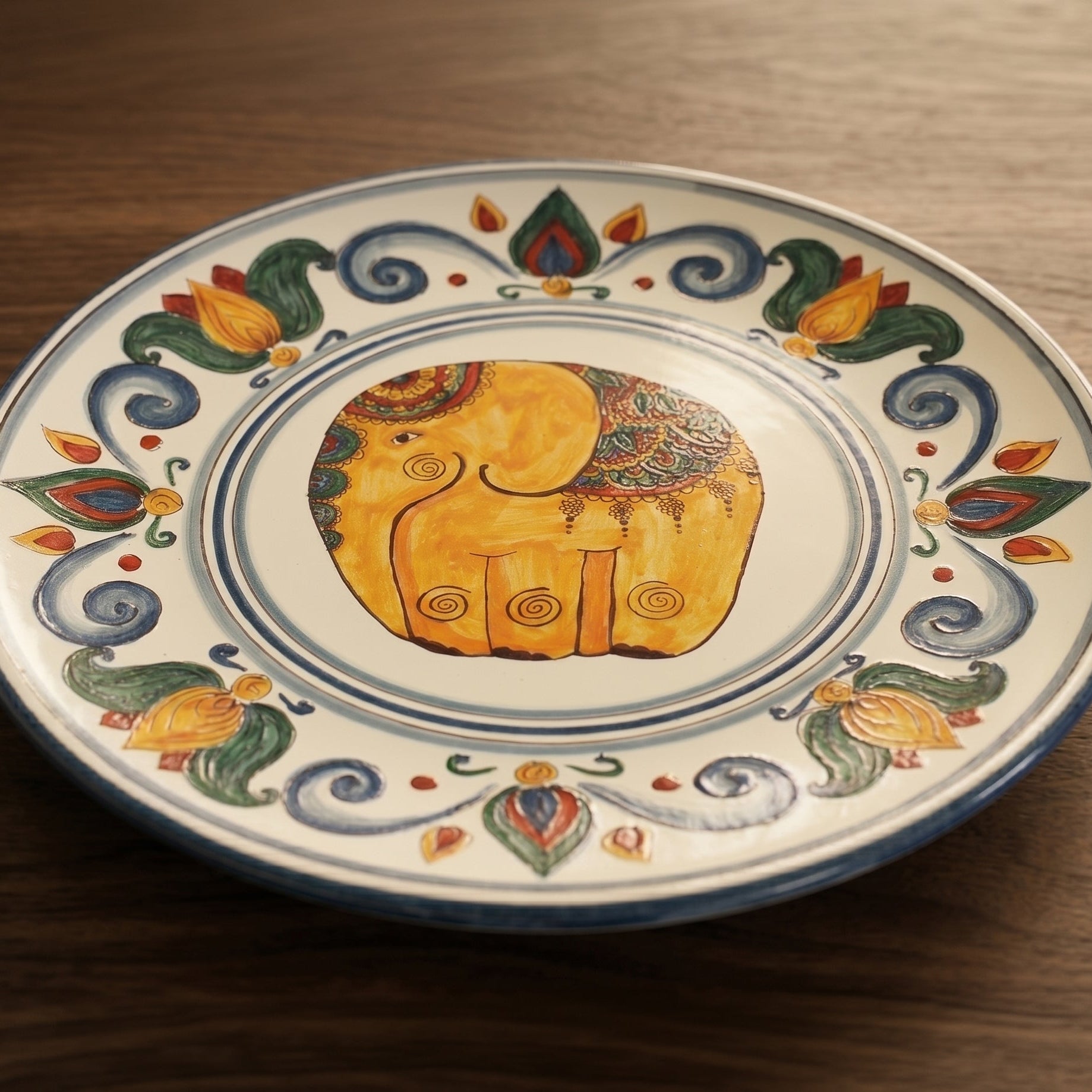 Piatto Ornamentale in Ceramica di Caltagirone - Linea Decoro Elefante