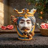 Testa di Moro con Melograni, Maschio Bianco, Blu e Arancio, corona. Ceramica siciliana di Caltagirone, Sofia