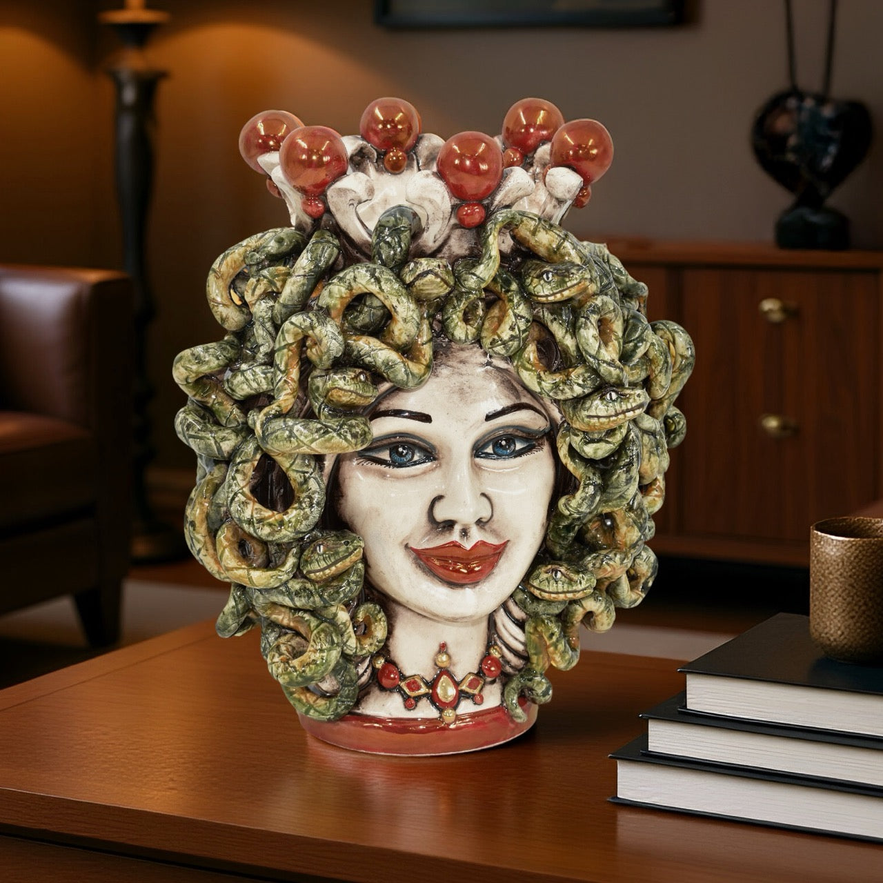 Testa h 25 turbante medusa madreperla antichizzato oro e lustri c/espressione labbra oro
