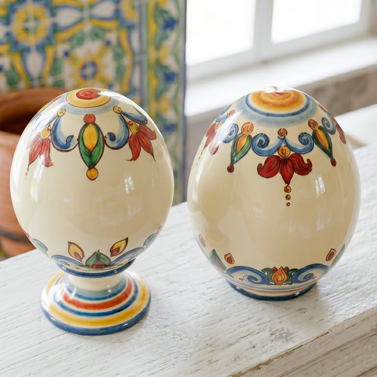 Uovo Decorativo con piede in Ceramica di Caltagirone - Decoro Sicily
