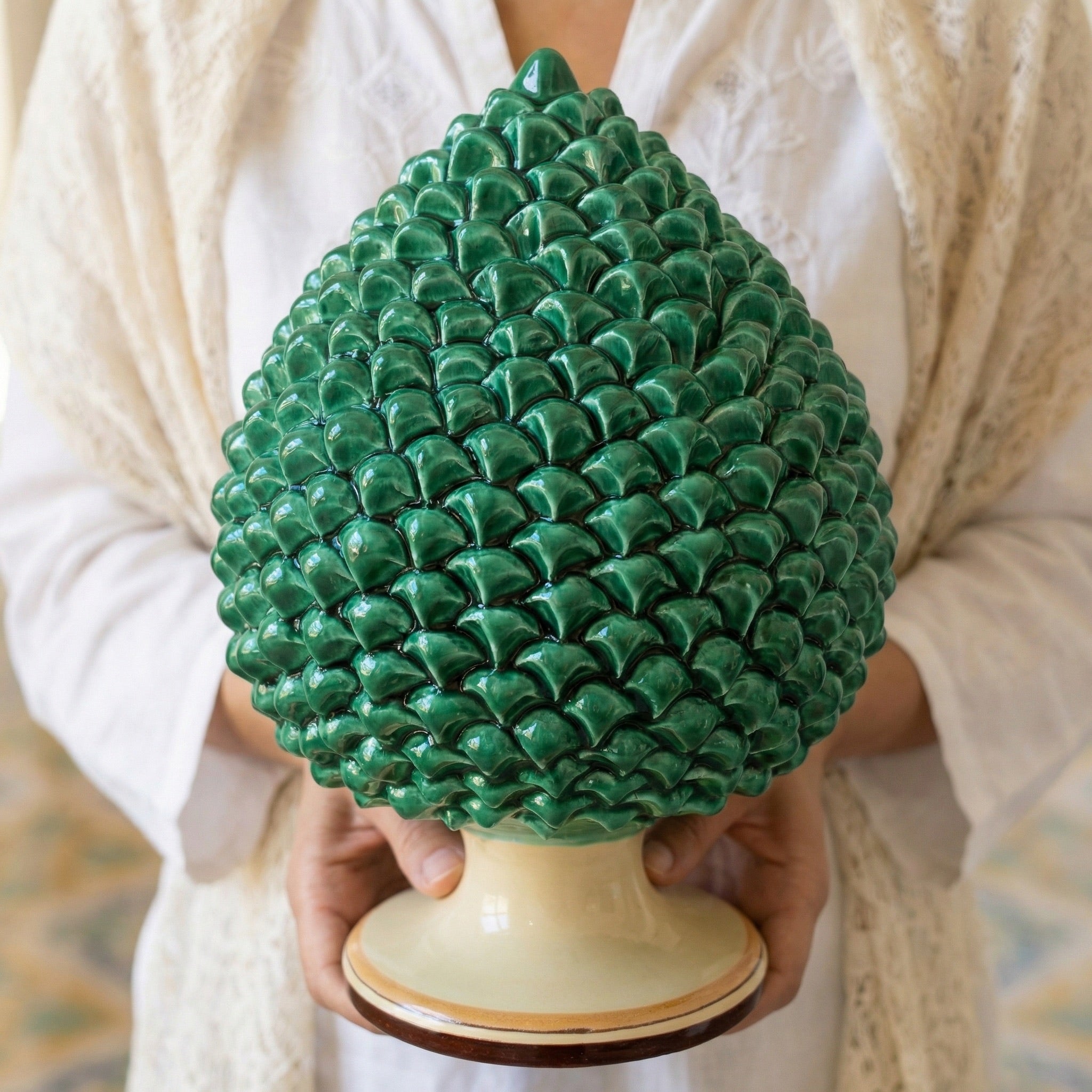 Pigna artigianale di Caltagirone modellata a mano altezza 15/40 verde/arancio