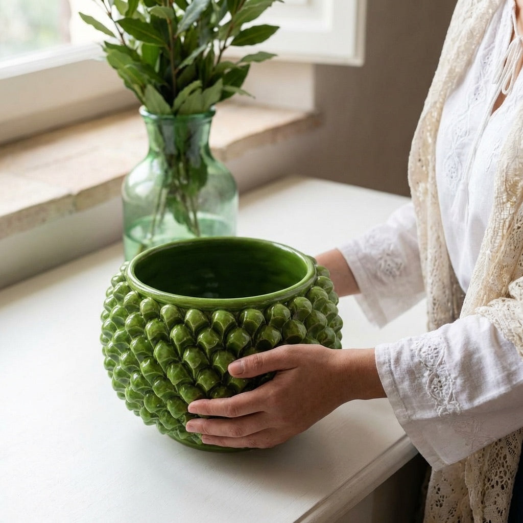 Vaso mezza pigna s/piede verde foglia in ceramica di Caltagirone