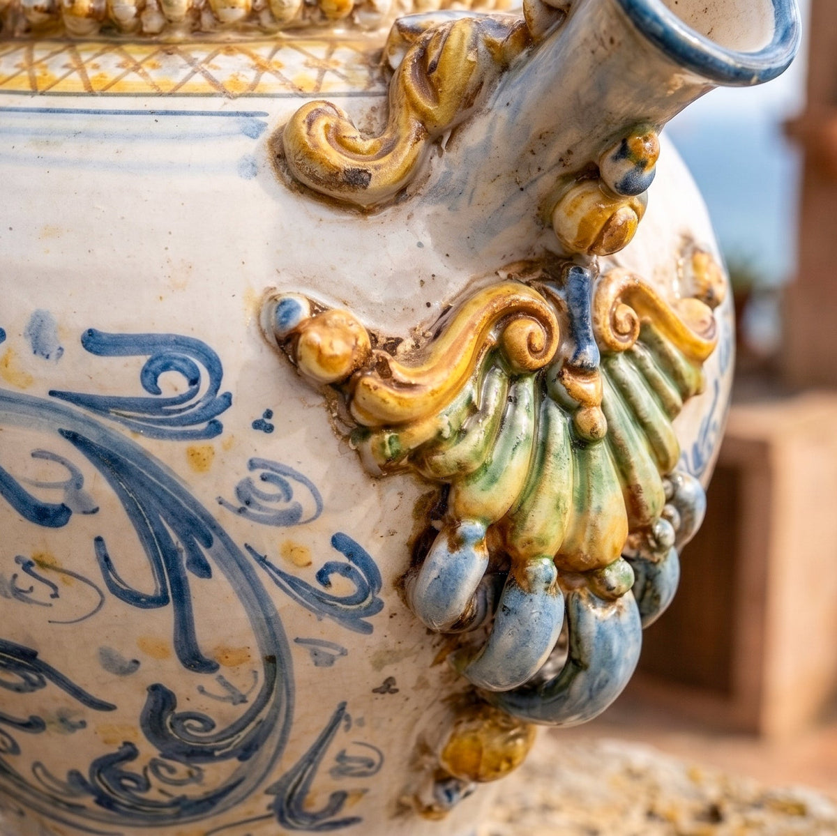 Versatoio a Palla in Ceramica di Caltagirone h 32 cm - Blu e Arancio, Serie d'Arte