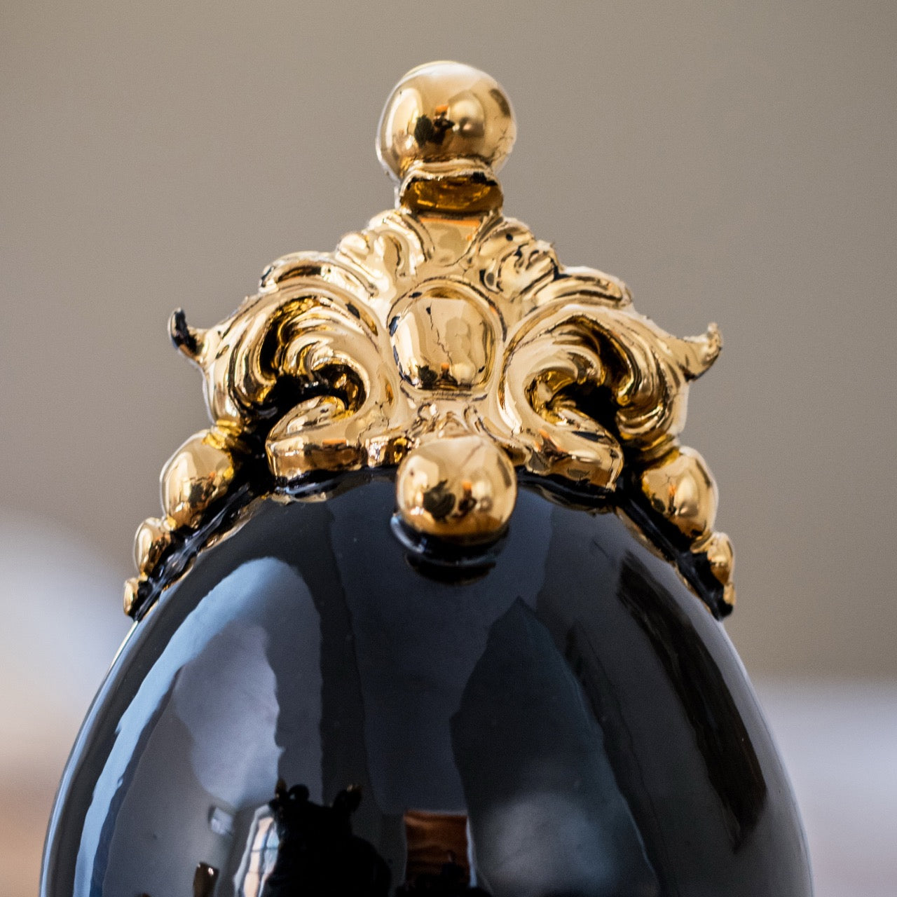 Uovo Ceramica Black & Gold con Oro Zecchino - Artigianato Siciliano