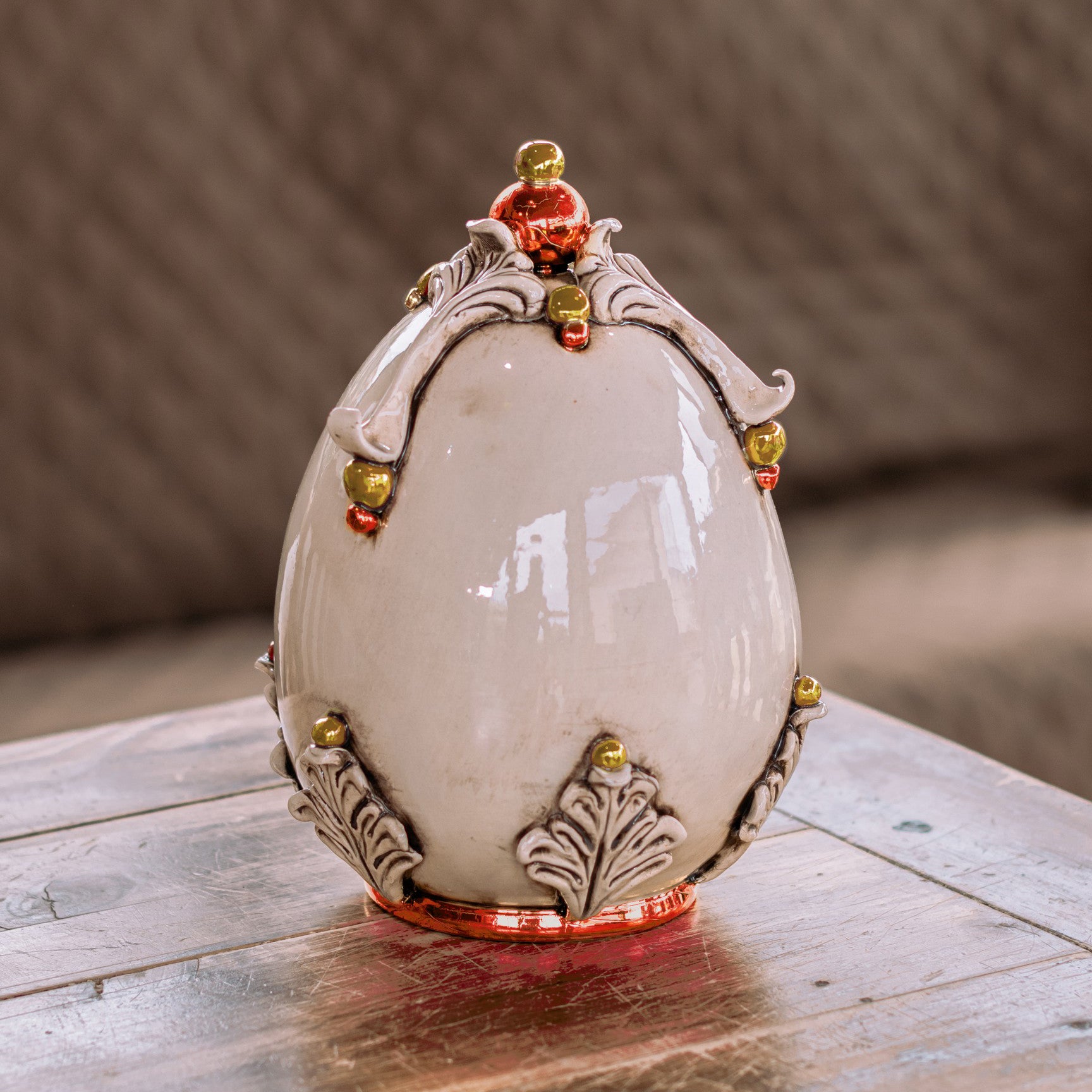 Uovo in ceramica h 22 Madreperla Oro e Lustri - Ceramiche di Caltagirone