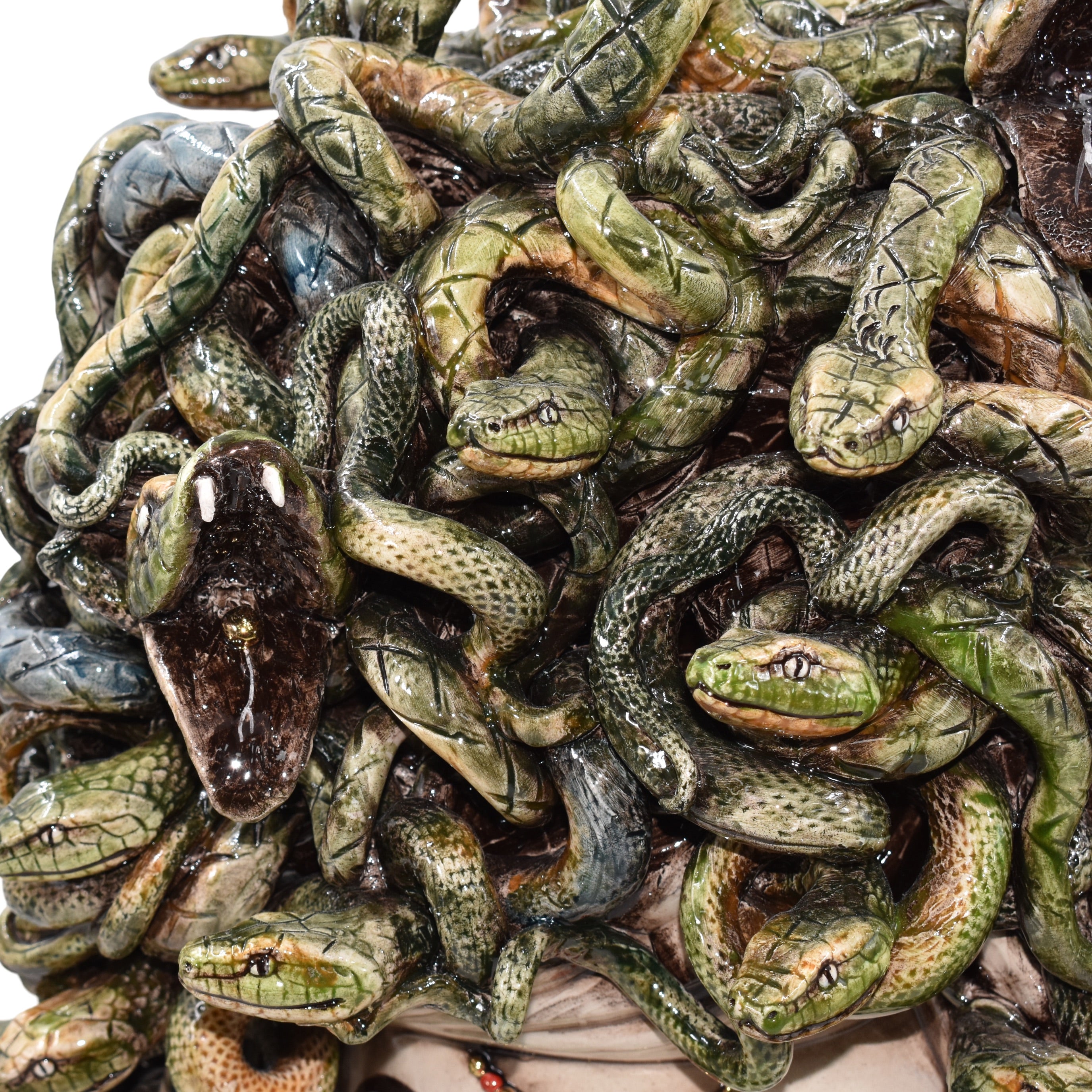 Testa Medusa h 48 madreperla antichizzato oro e lustri