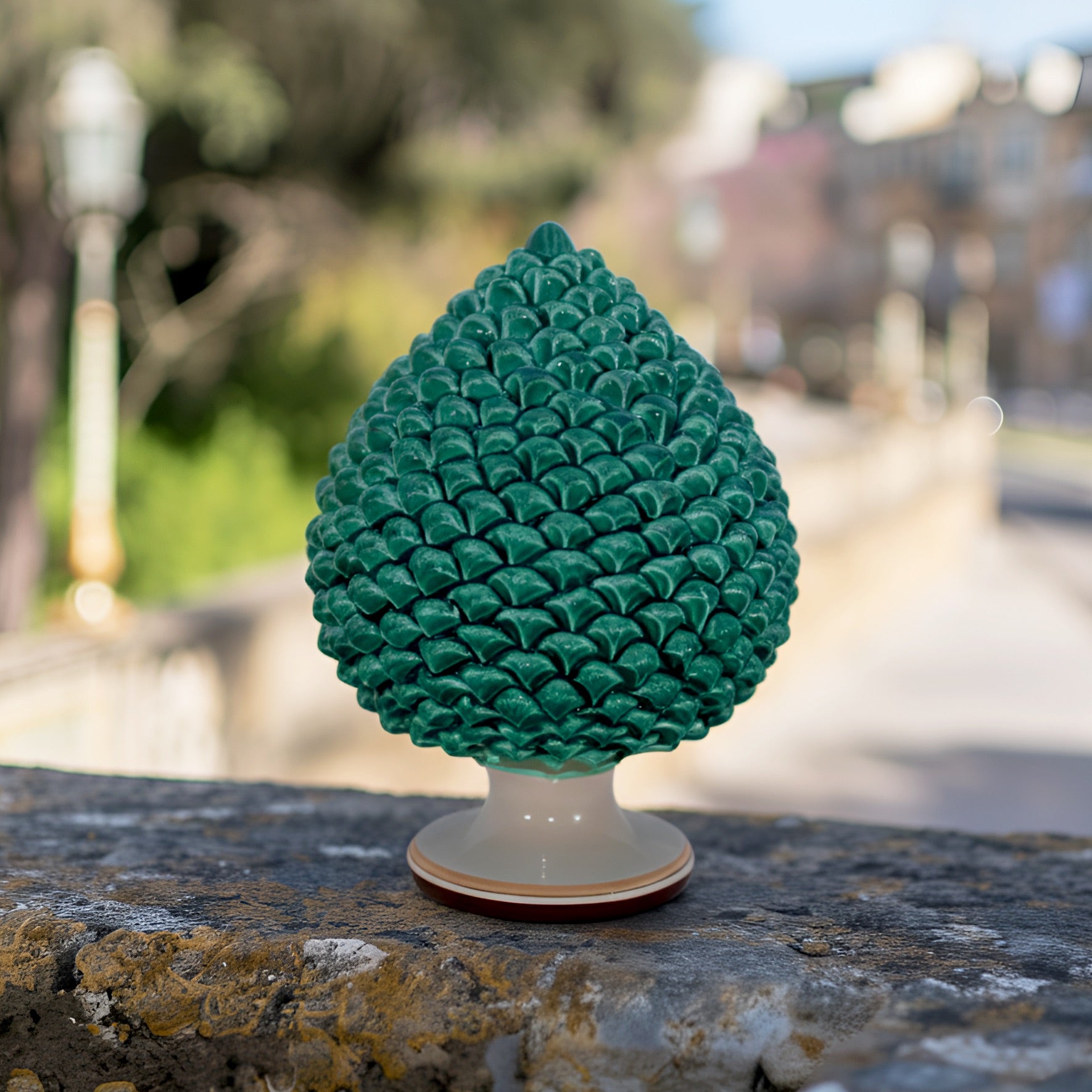 Pigna artigianale di Caltagirone modellata a mano altezza 15/40 verde/arancio